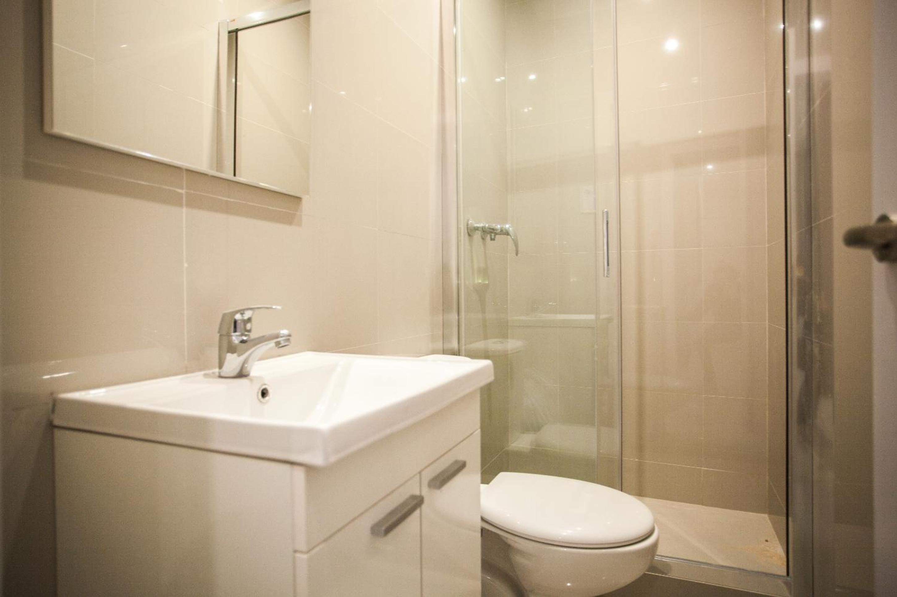 Superior Apartment thumbnail 6