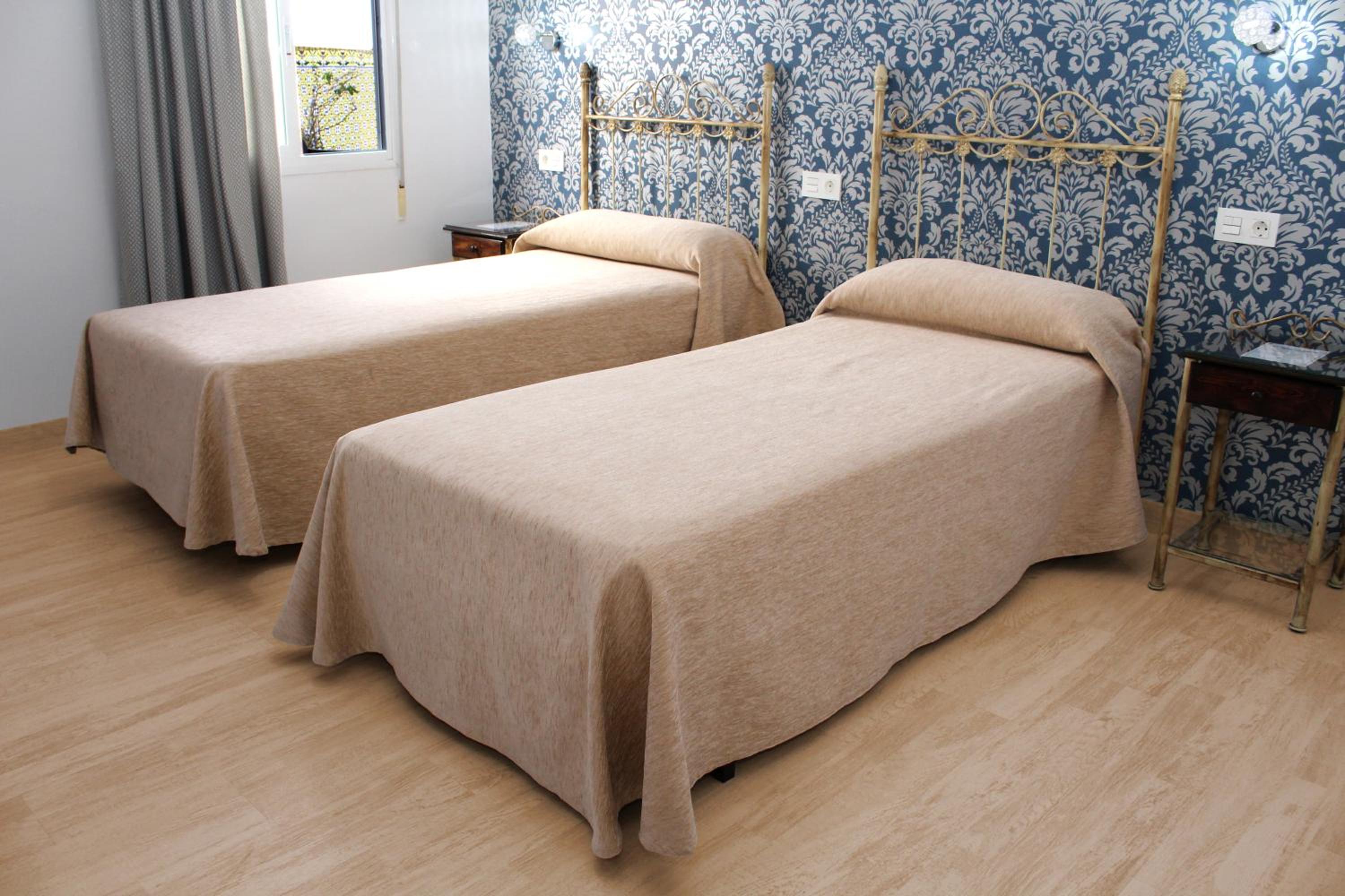 Double or Twin Room - Photo 14