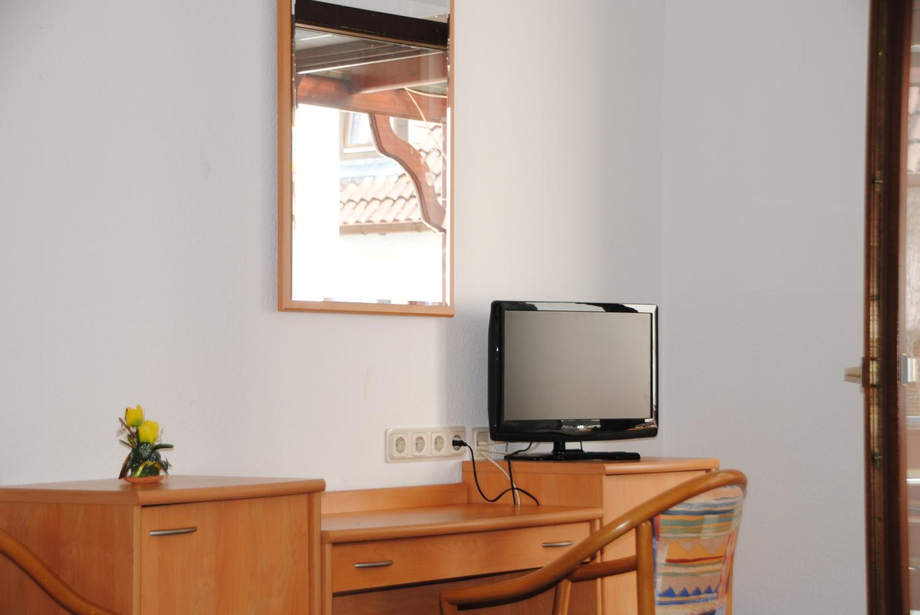 Double Room - Photo 6