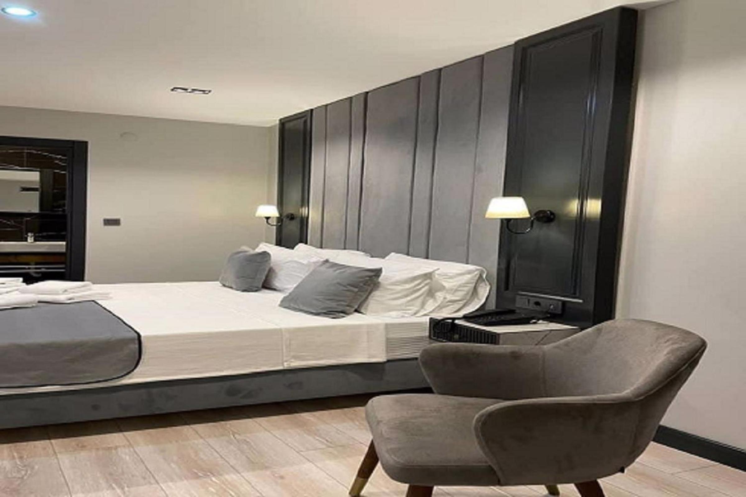 Economy Double Room with No Window photo 1