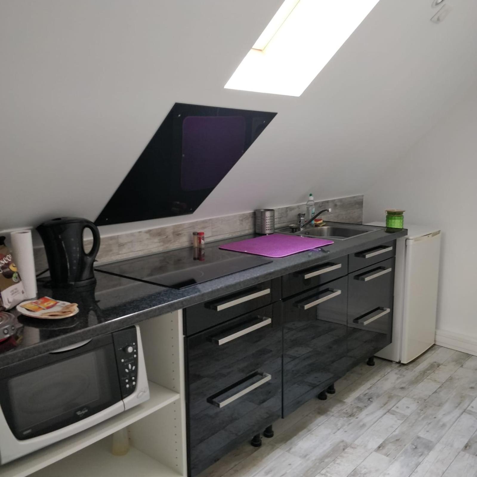 One-Bedroom Apartment - Photo 6