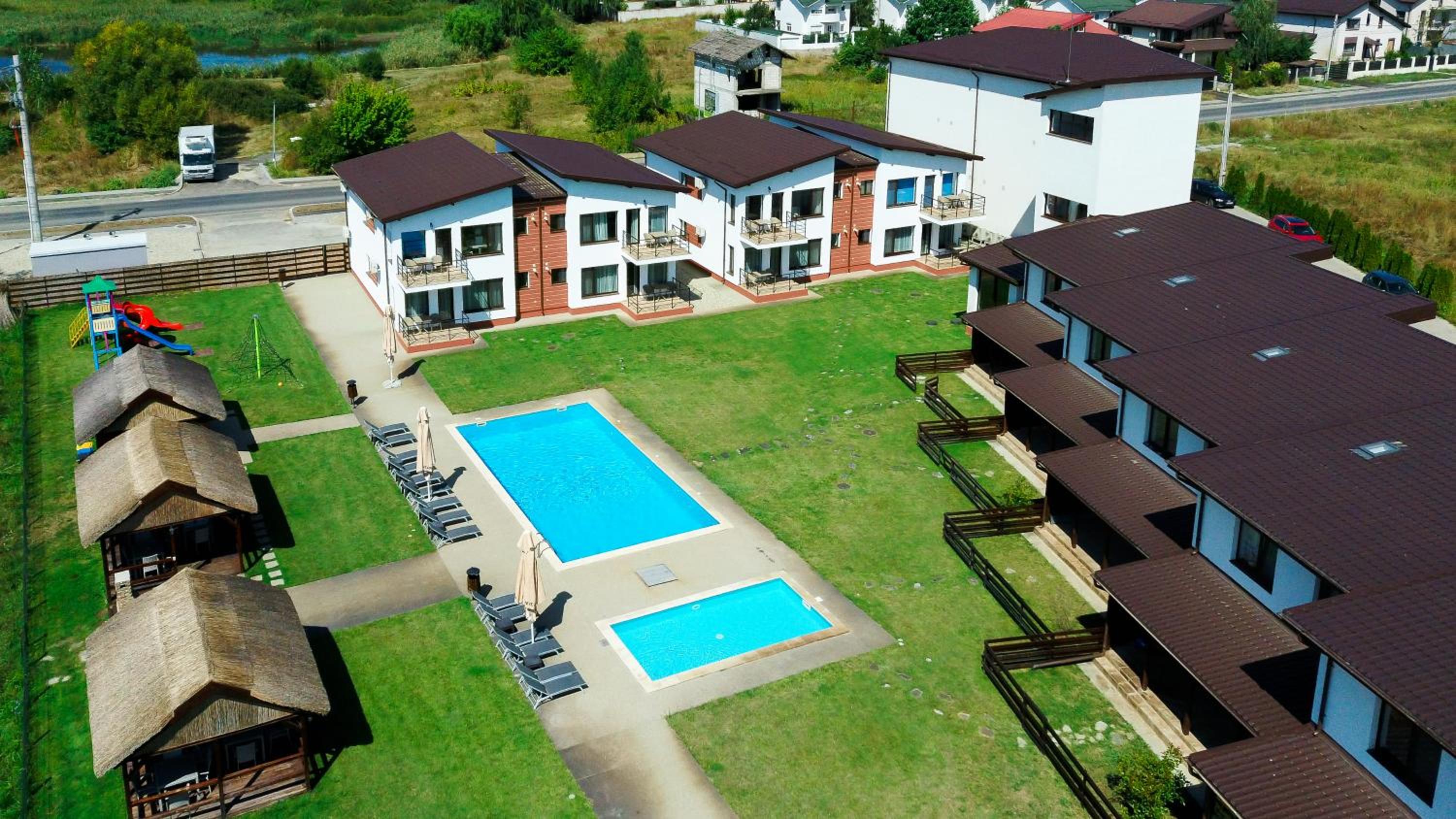 Grand Deluxe Two-Bedroom Apartment with Balcony - Photo 17