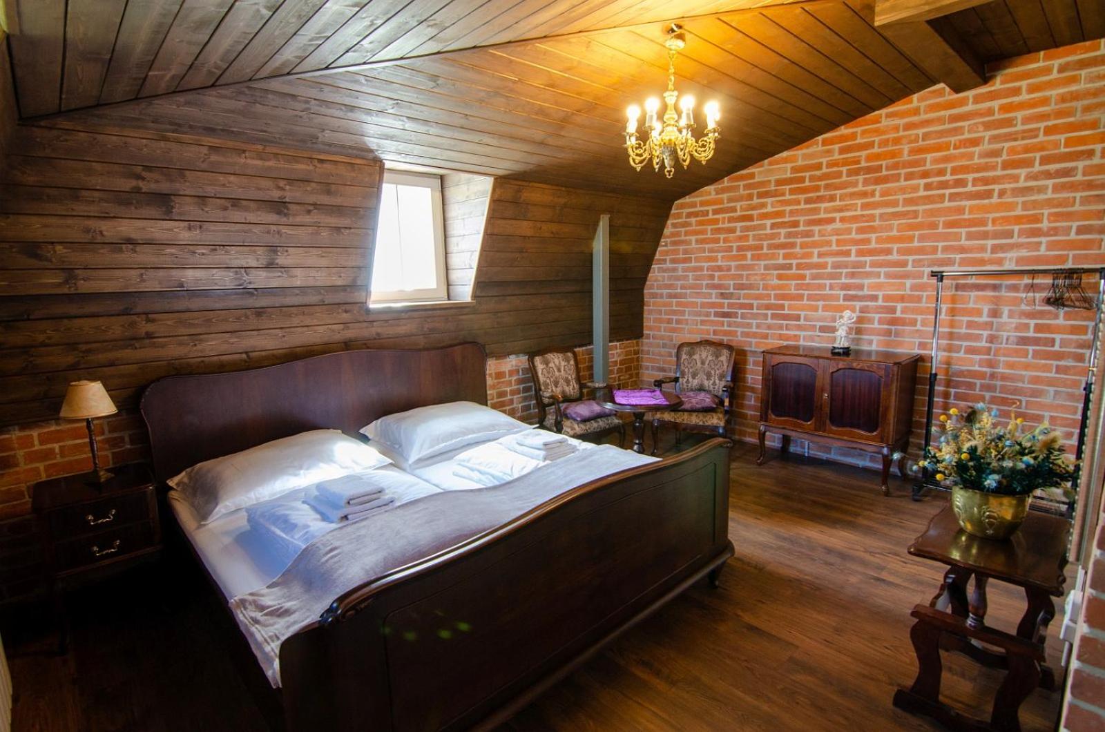 Deluxe King Room - Photo 2