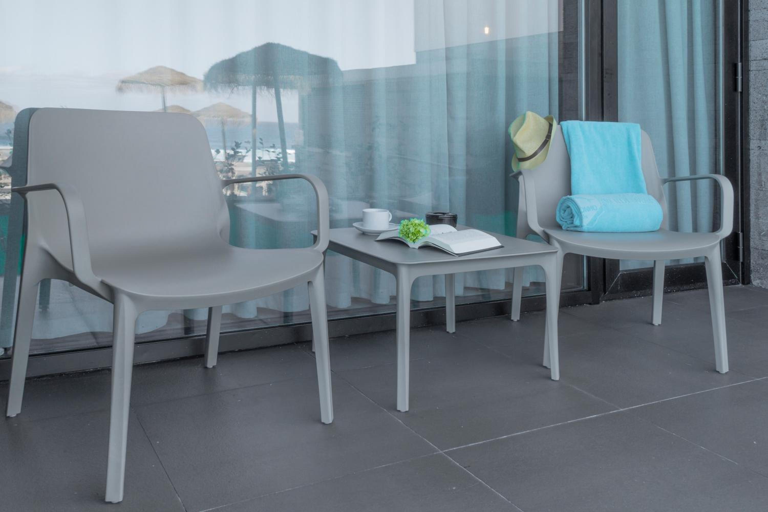 Standard Triple Room with Sea View