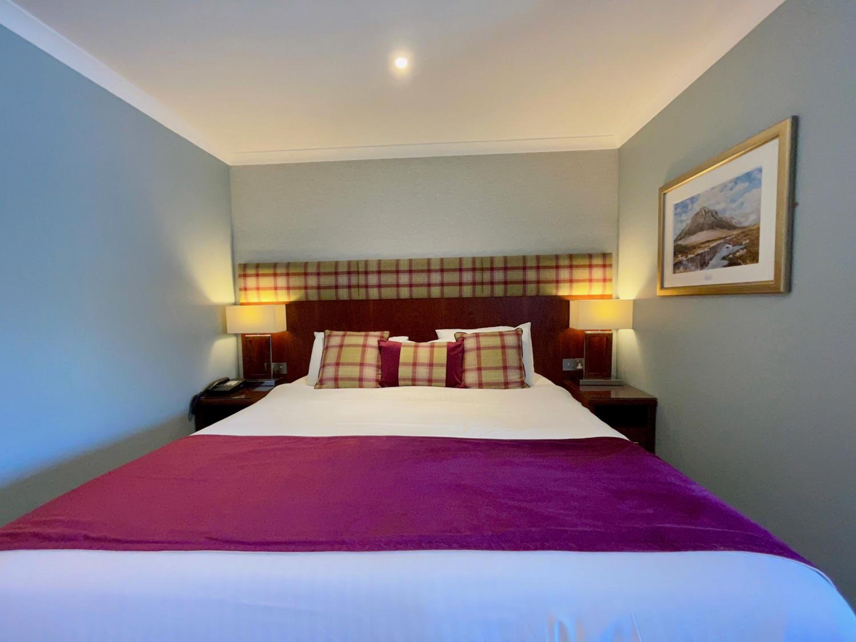 King Room with Balcony - Photo 2