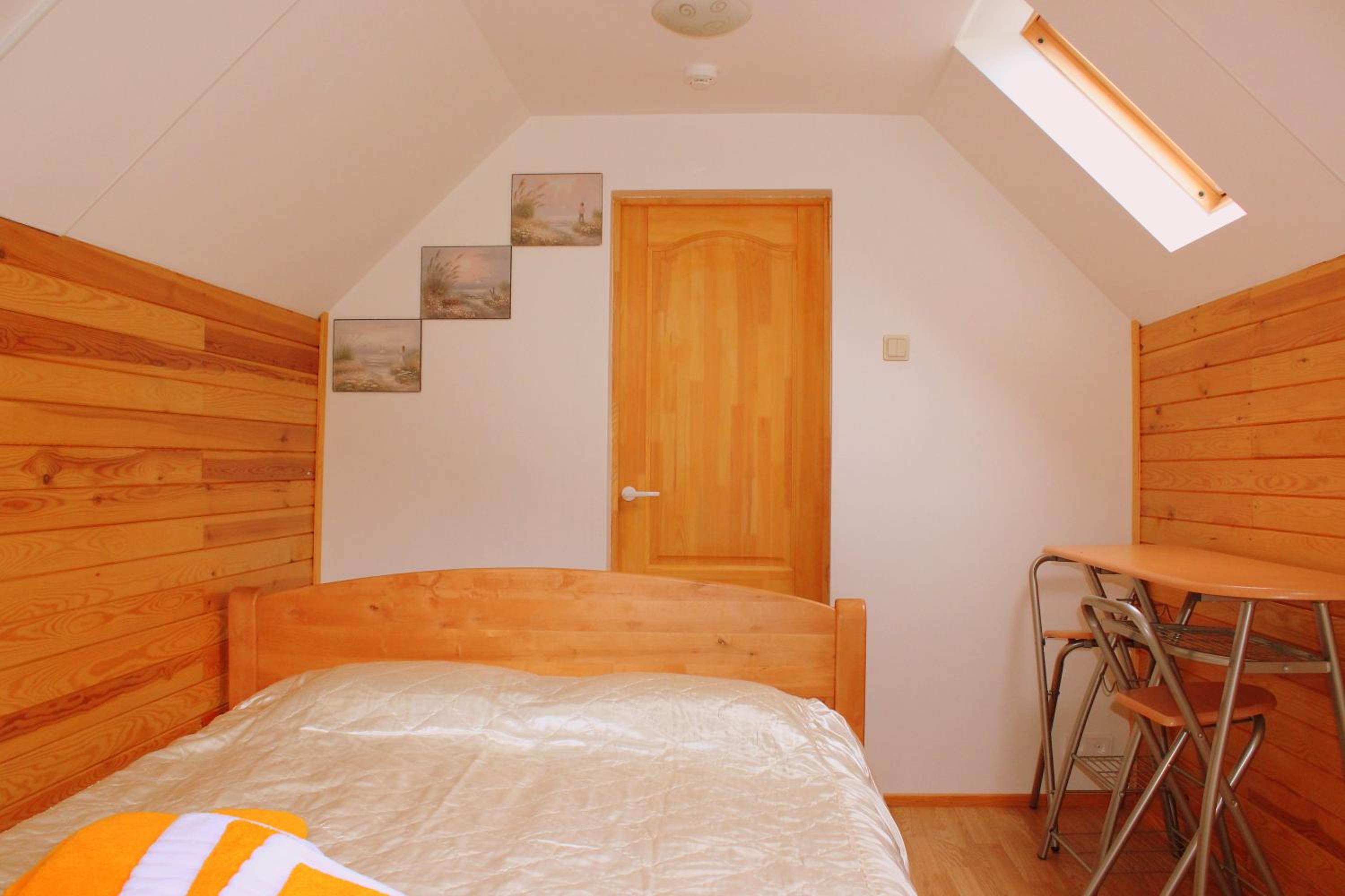 One-Bedroom Bungalow - Photo 4