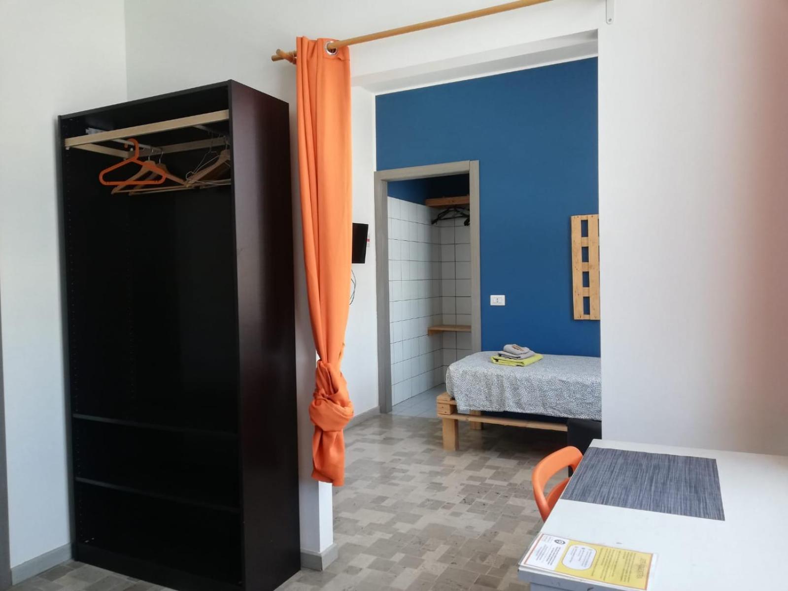 Twin Room with Private Bathroom photo 3