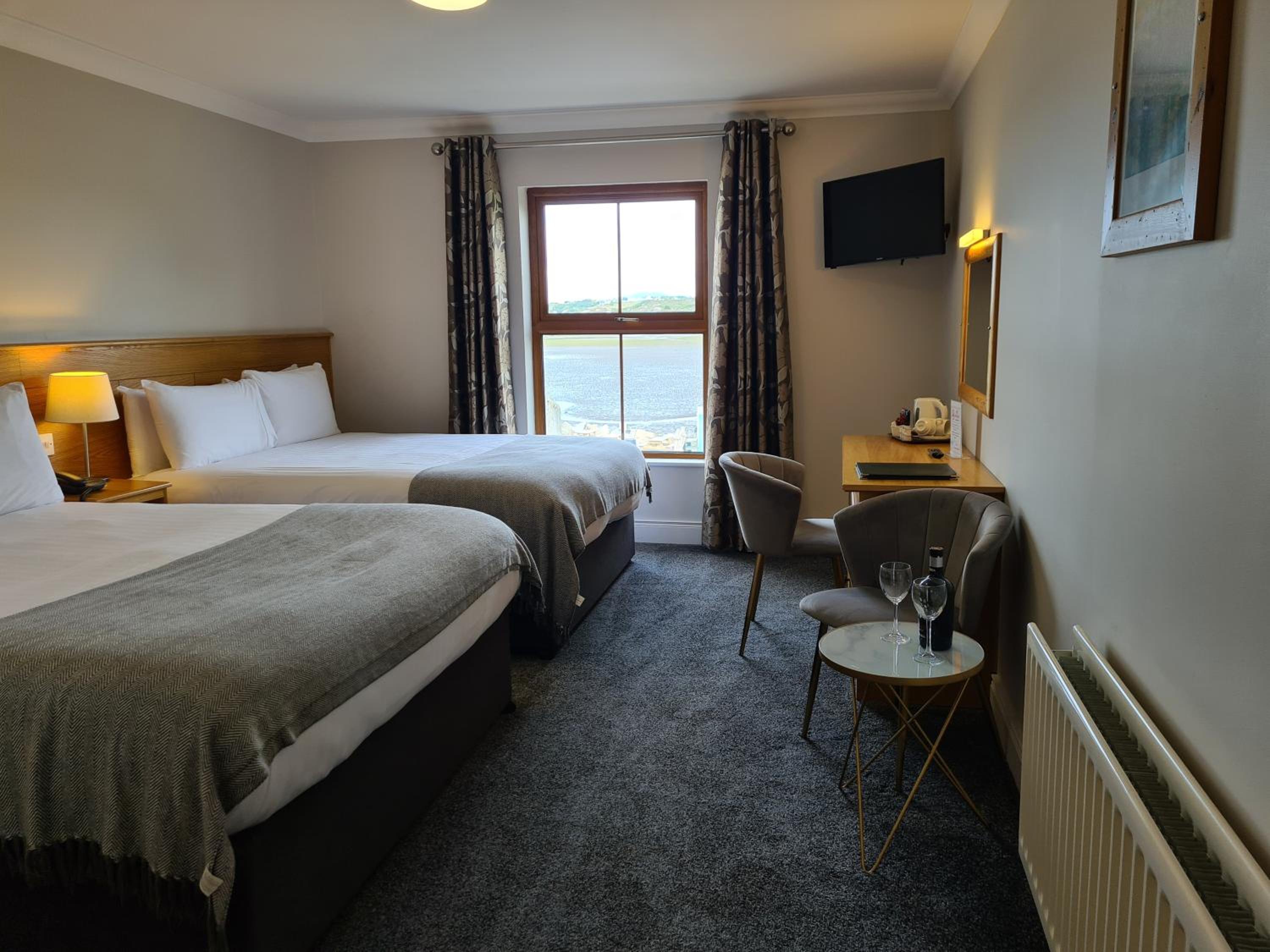 Superior Twin Room with Sea View photo 3
