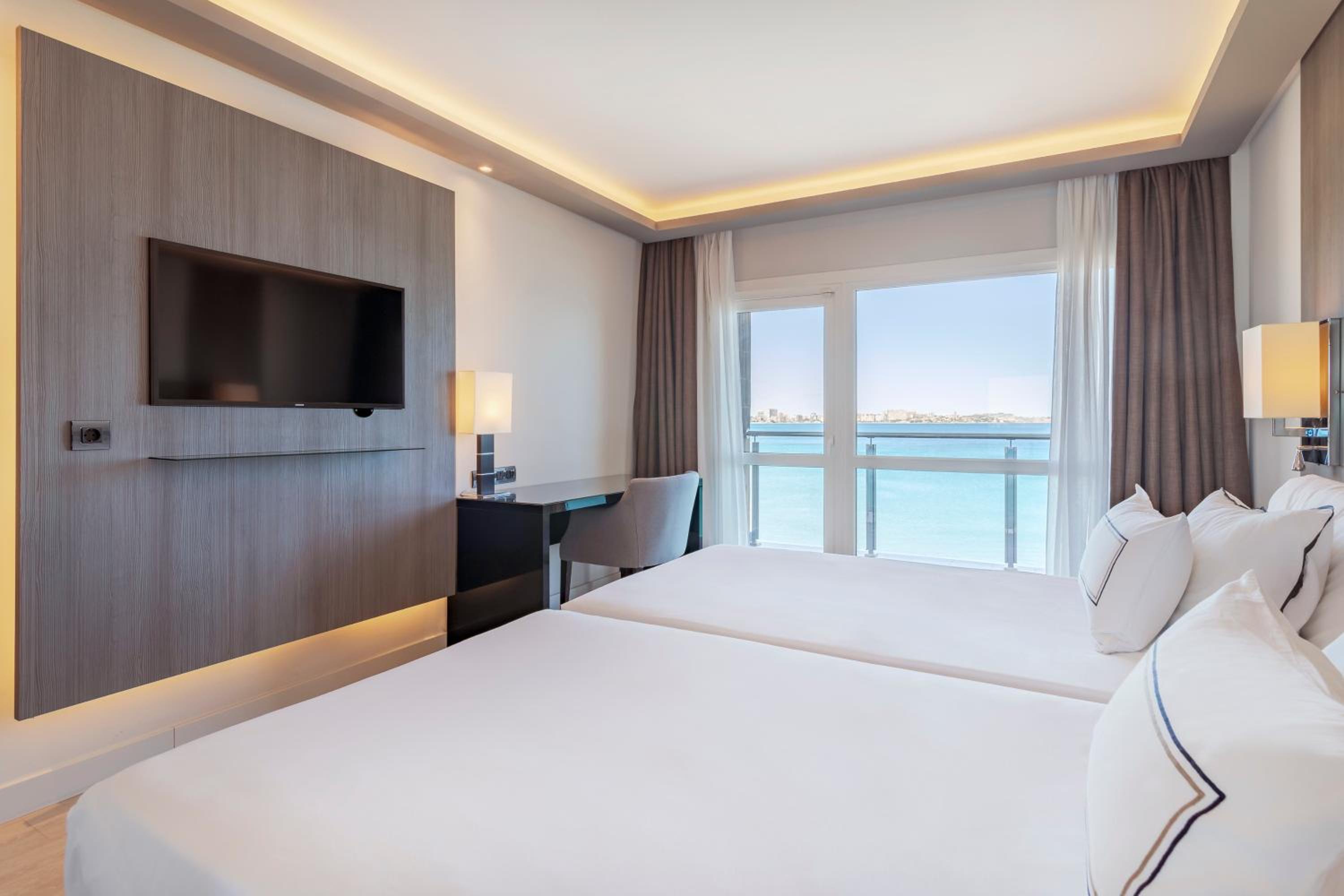 Premium Room with Sea View photo 3