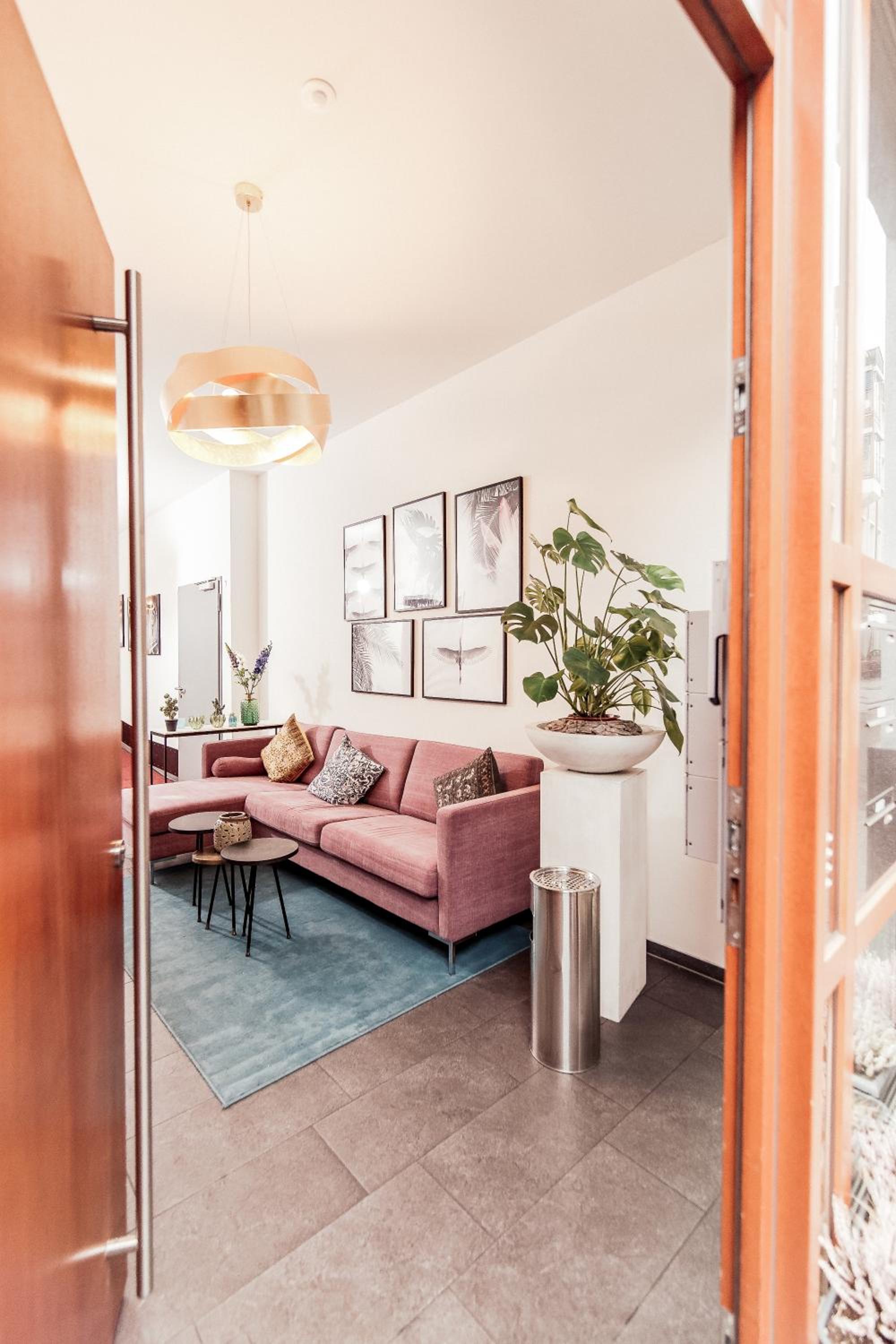 One-Bedroom Apartment - Photo 1