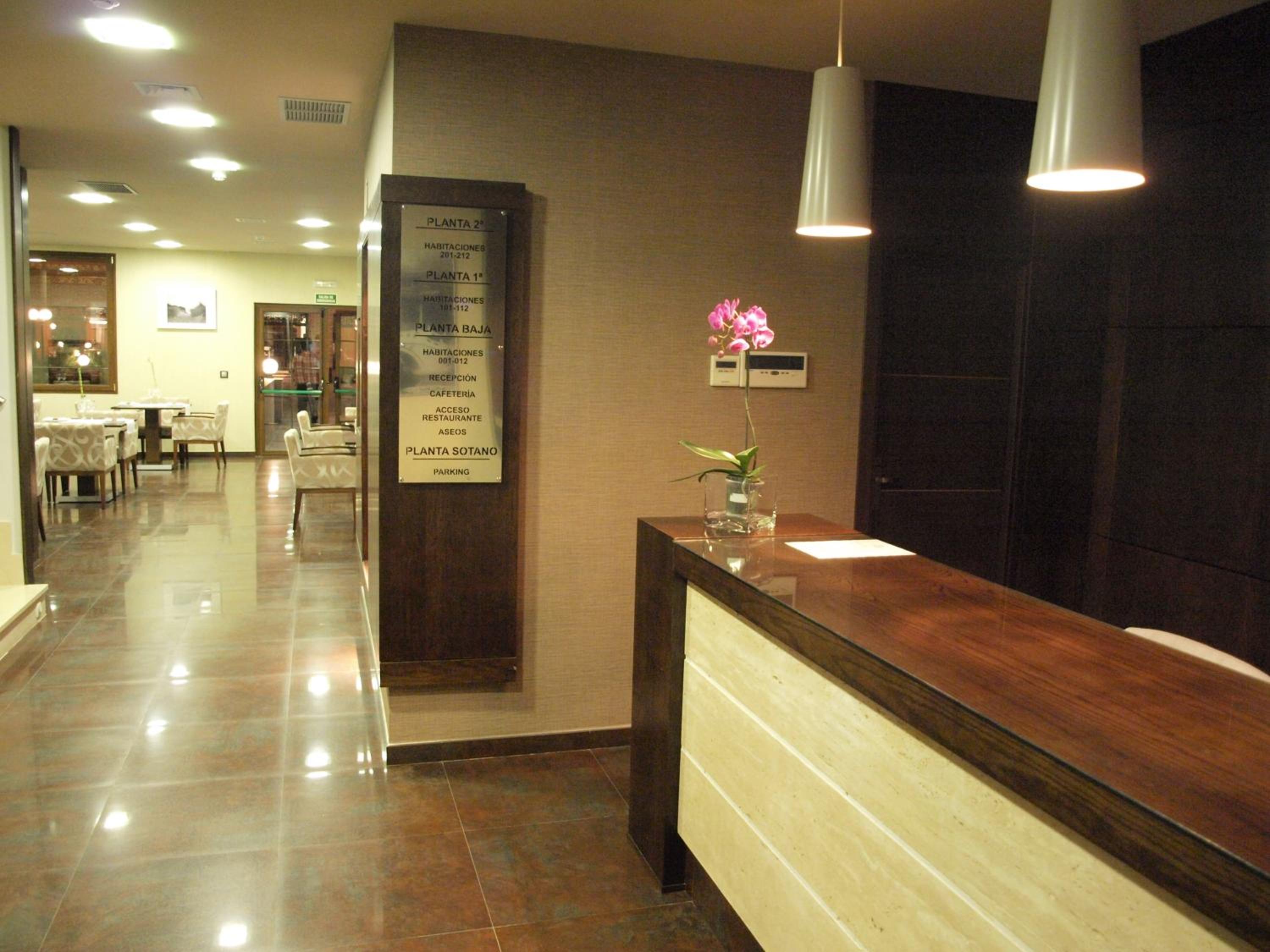 Double or Twin Room - Photo 2