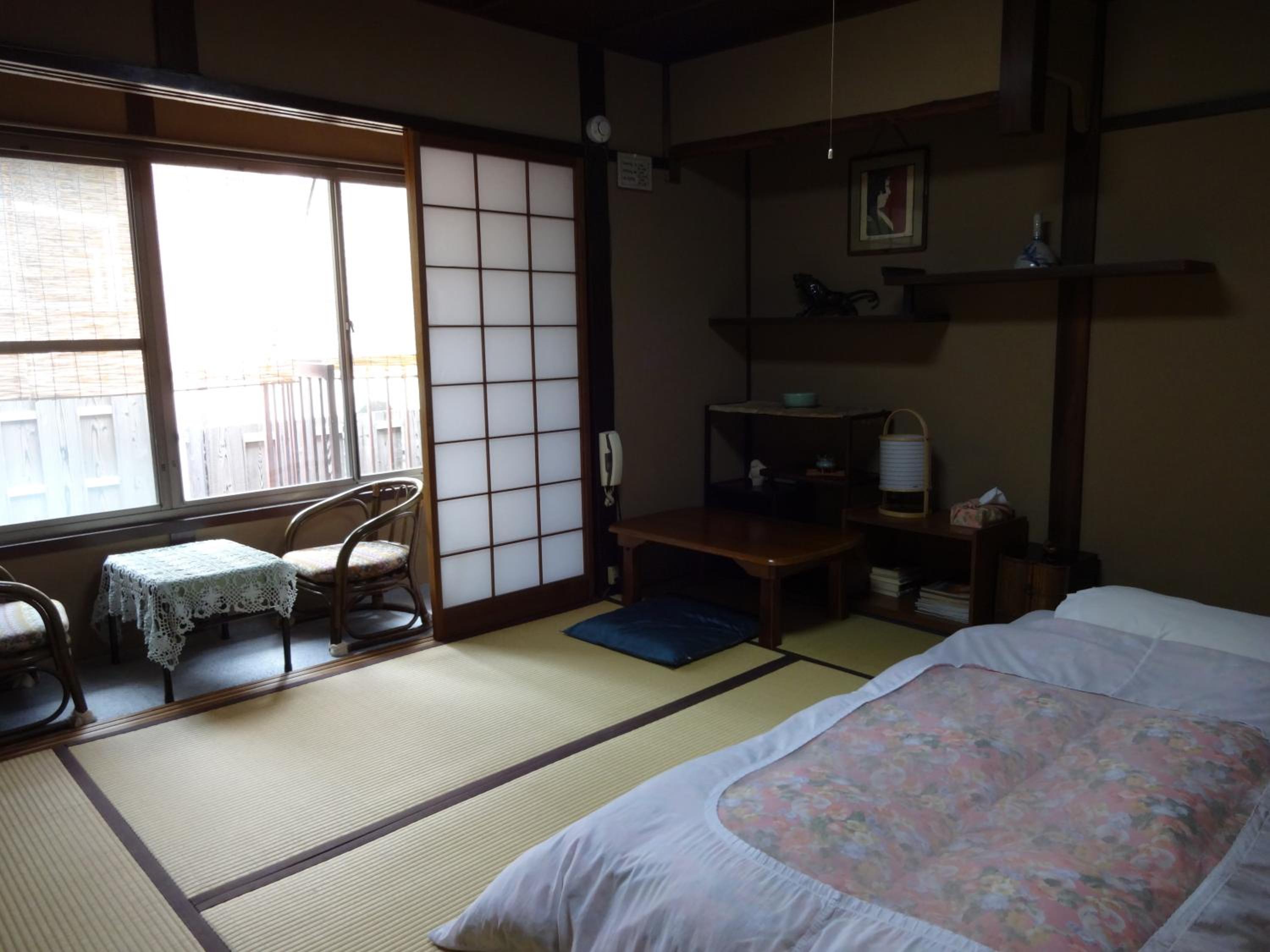 Japanese-Style Single Room With Shared Bathroom