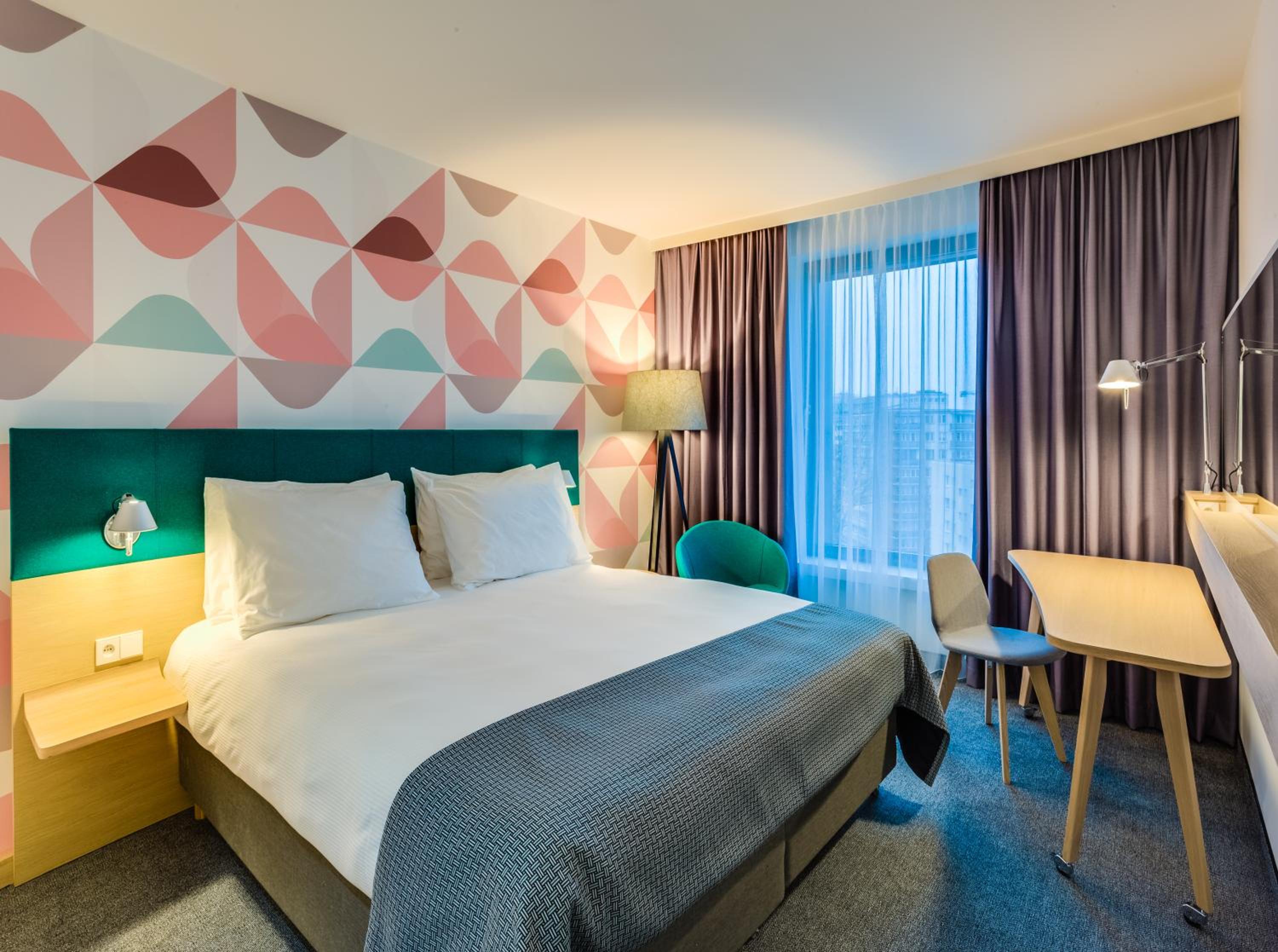Standard King Room with City View photo 3