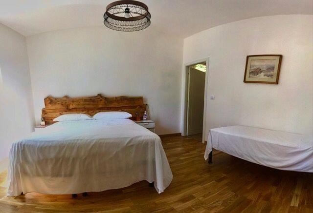 Triple Room with Private Bathroom photo 2