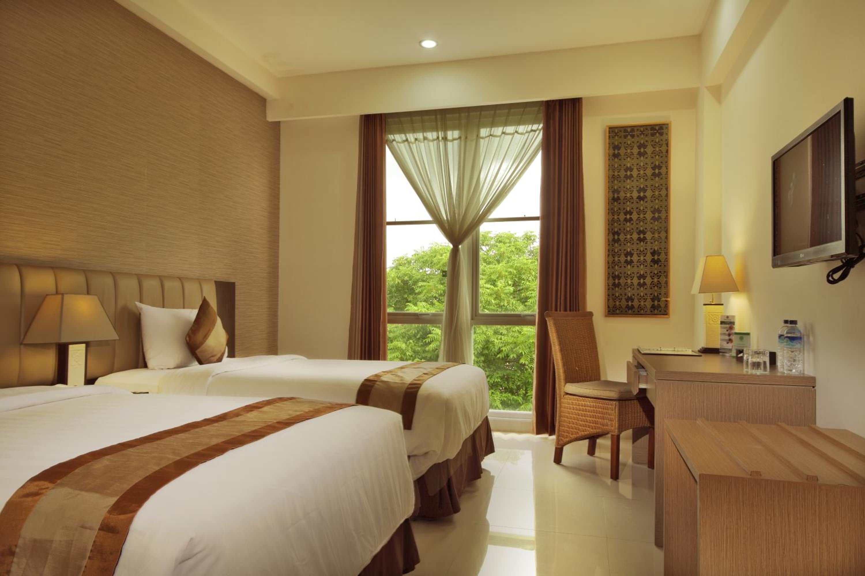 Superior Twin Room with City View