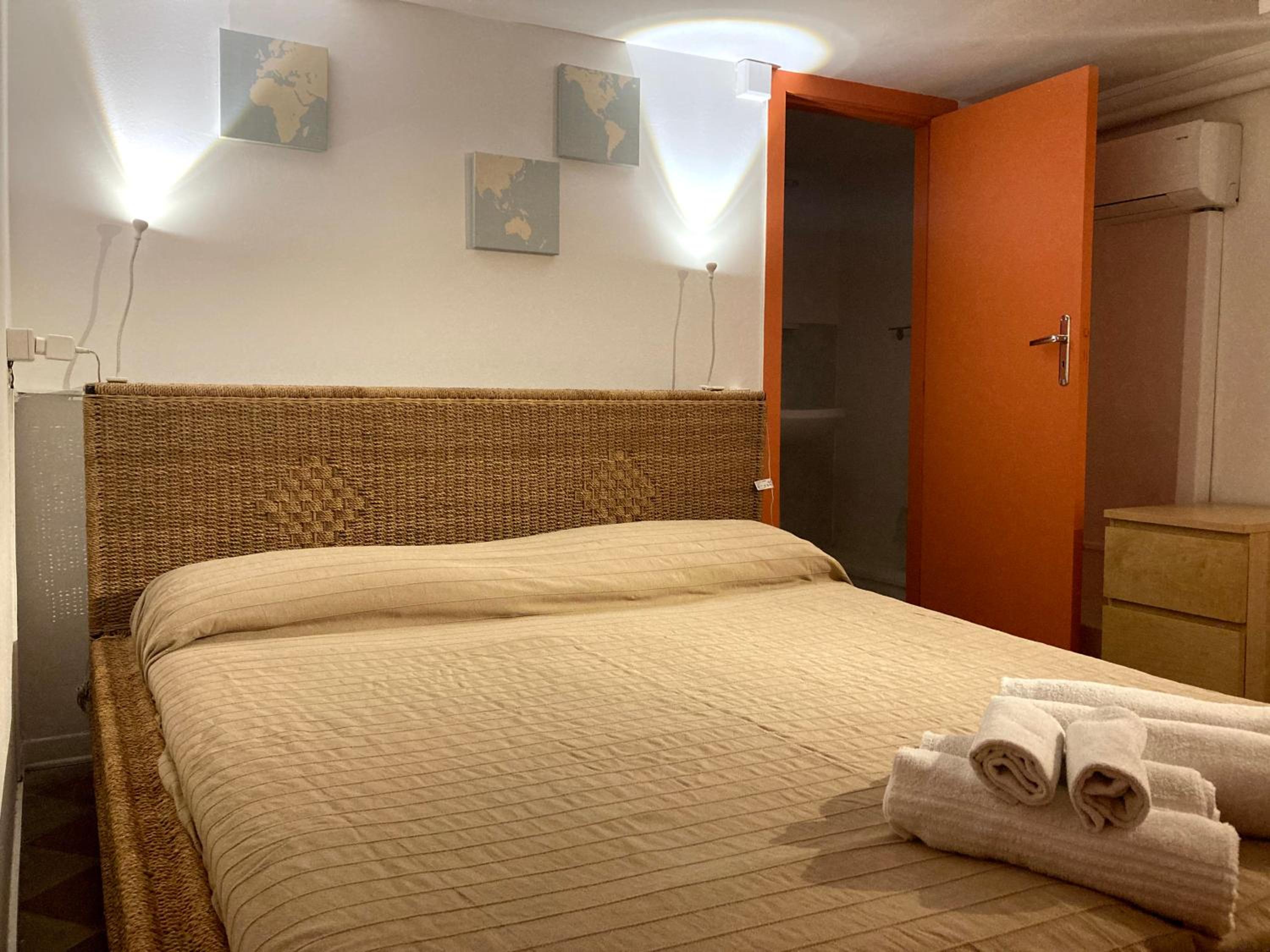 Economy Double or Twin Room - without Balcony photo 3
