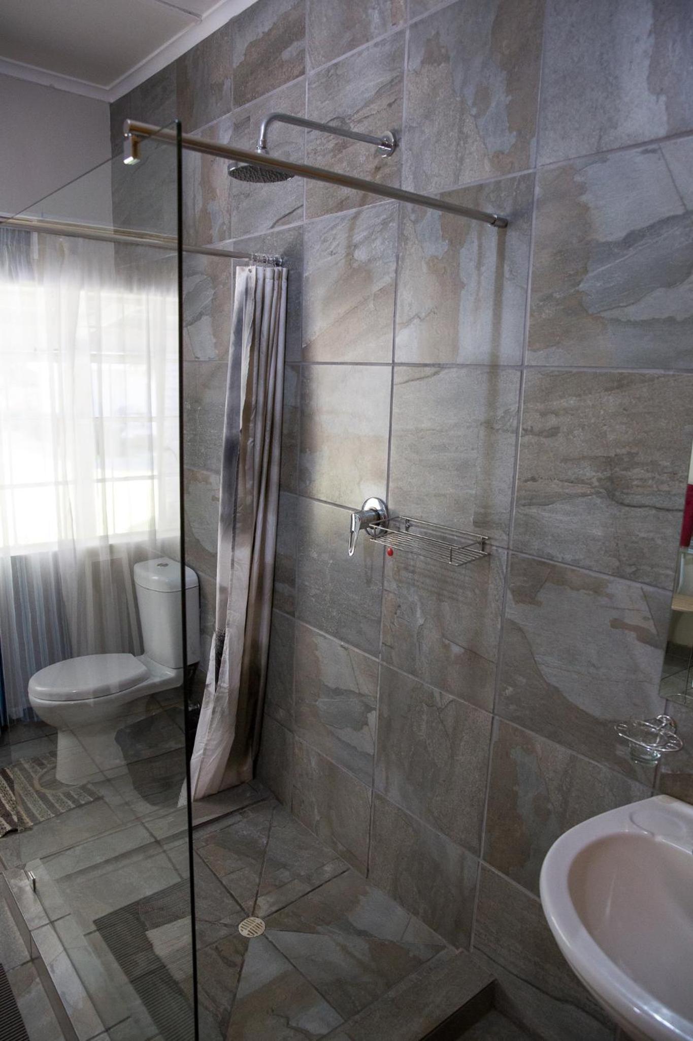 Deluxe Suite photo 3