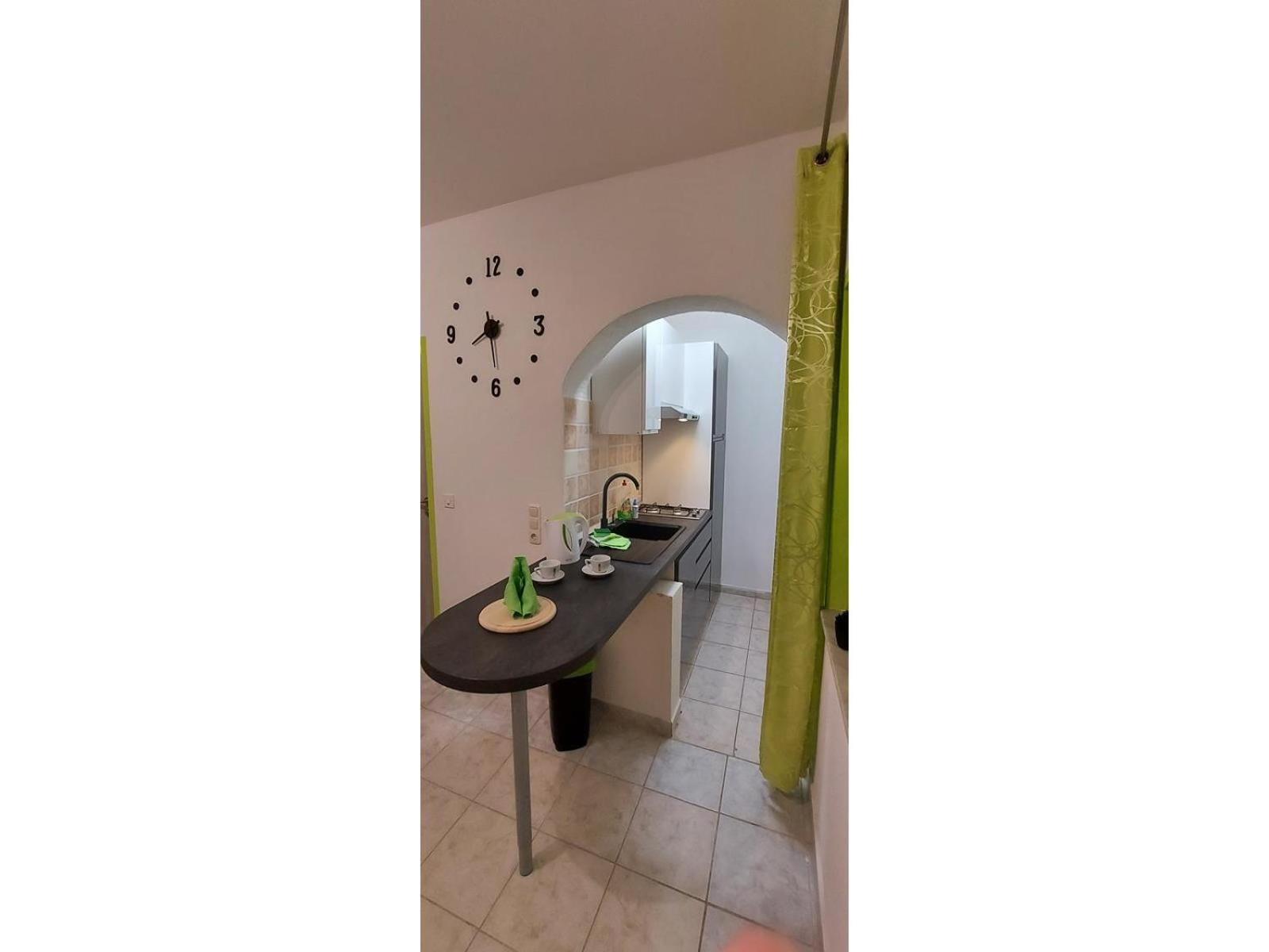 One-Bedroom Apartment - Photo 11