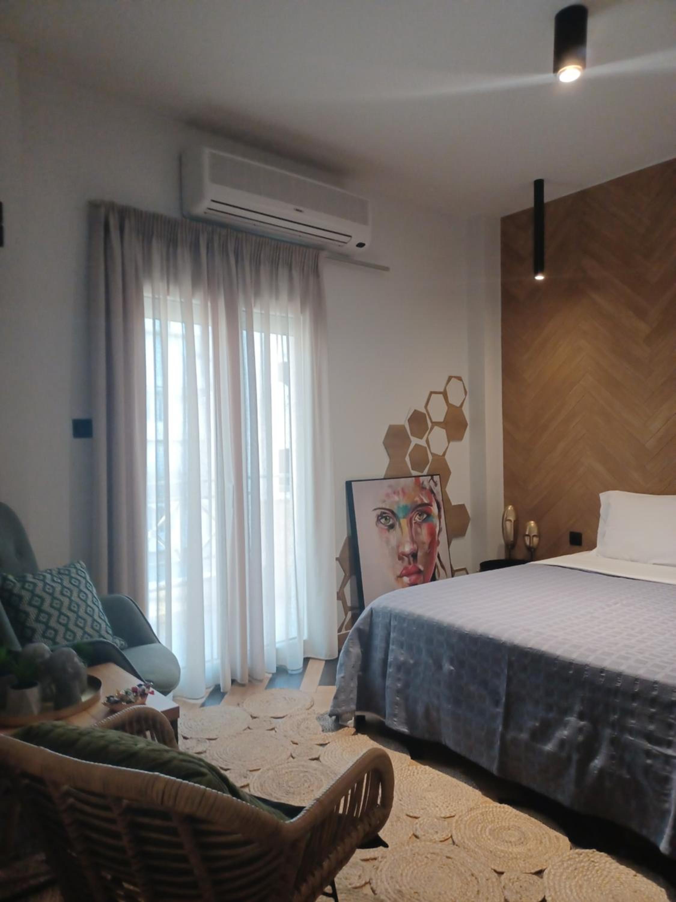 One-Bedroom Apartment - Photo 29