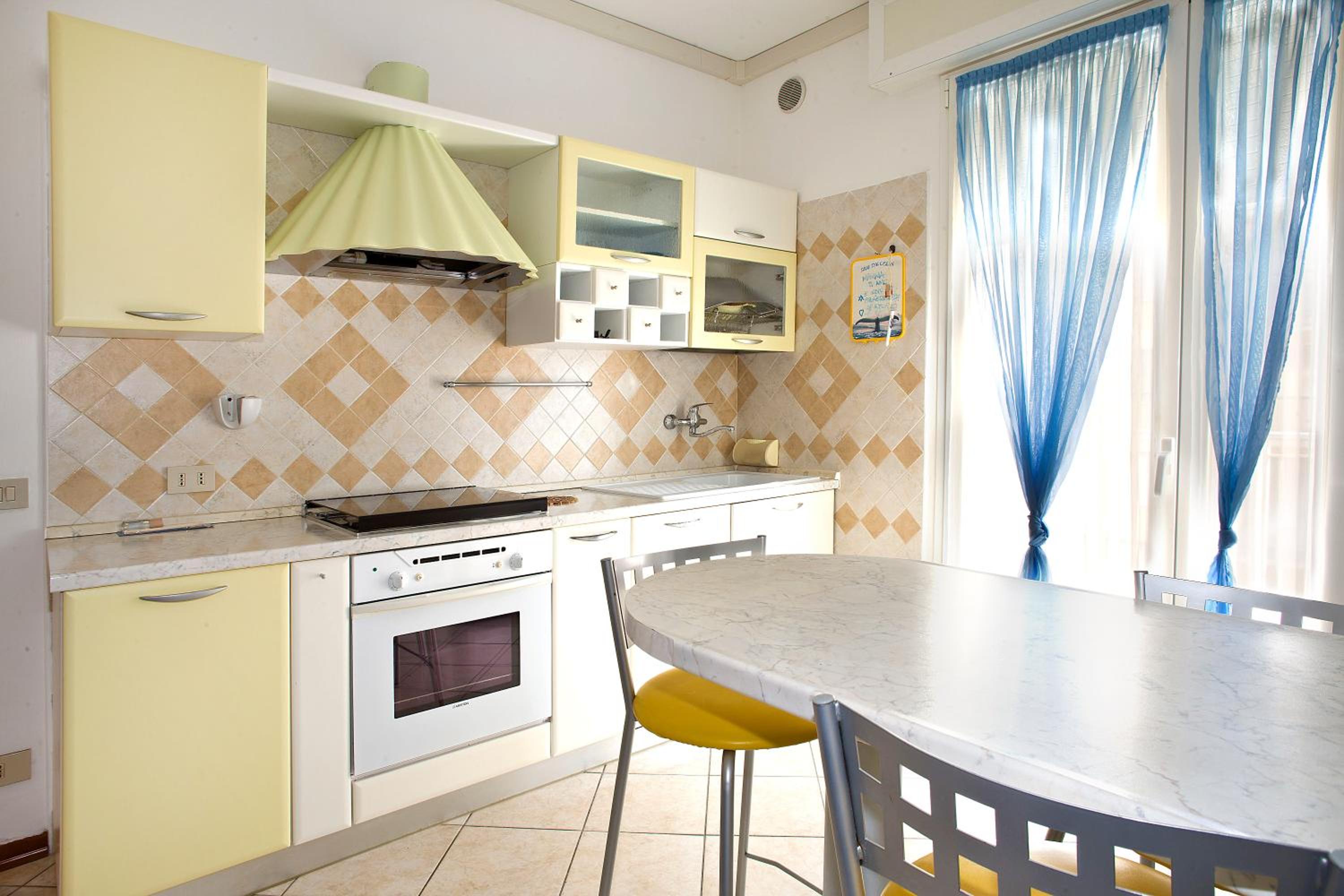 One-Bedroom Apartment - Yellow - Photo 5