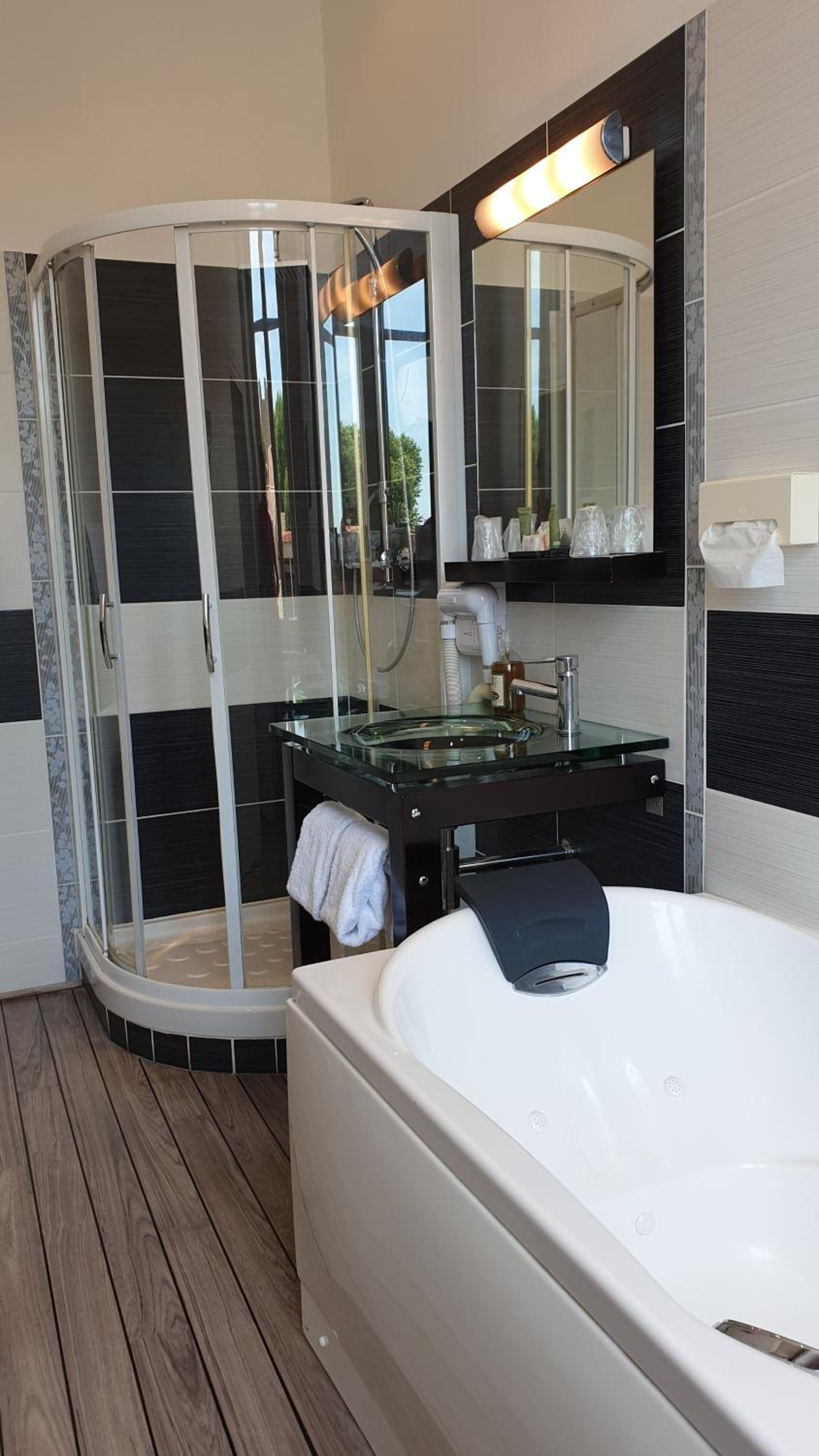 Superior Double Room Cathedral View - Photo 6