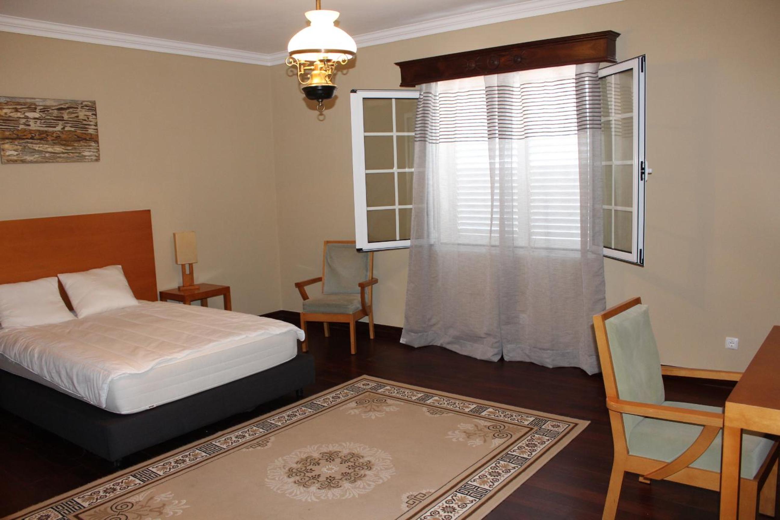 Double Room with Private Bathroom - Photo 6