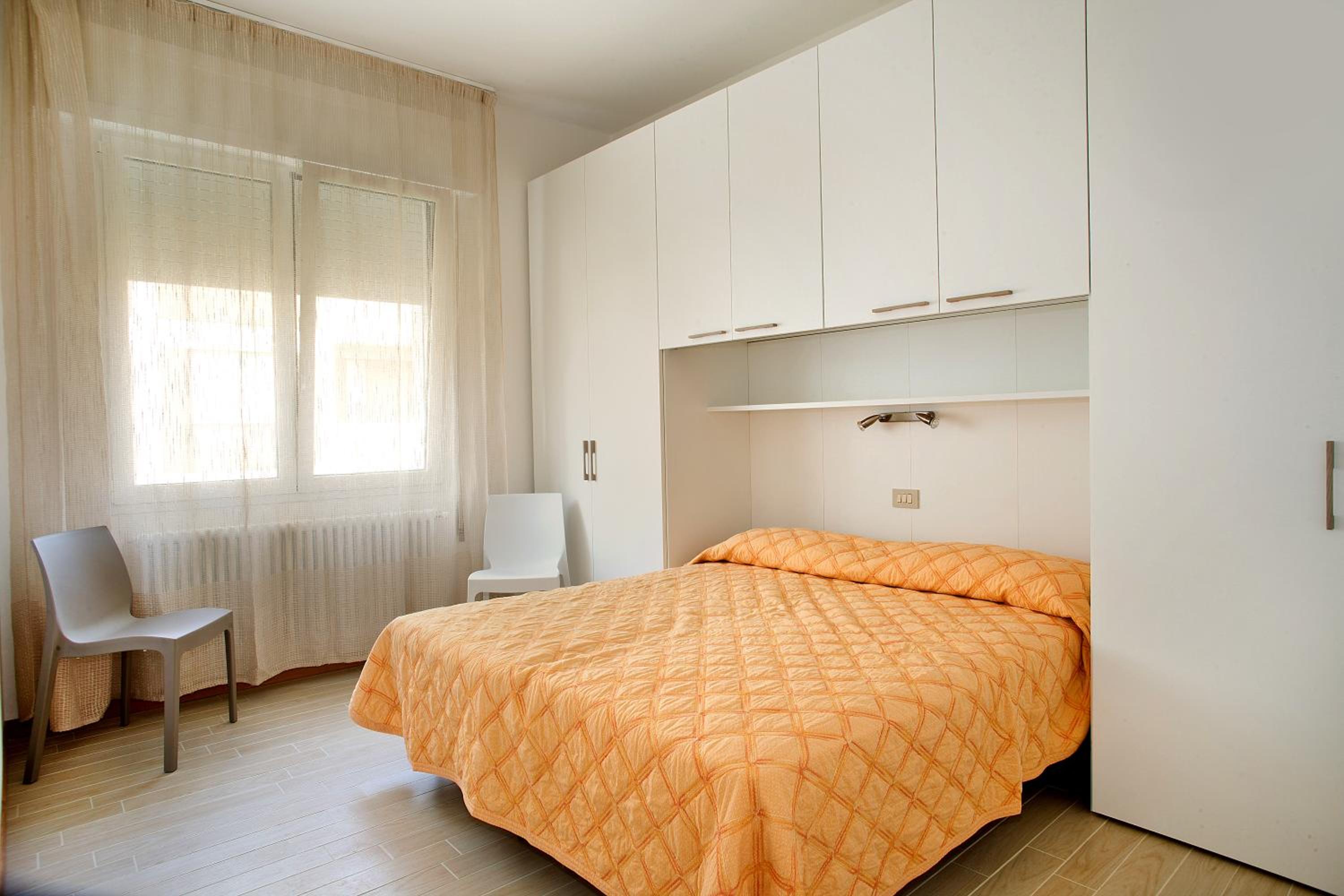 One-Bedroom Apartment - Red