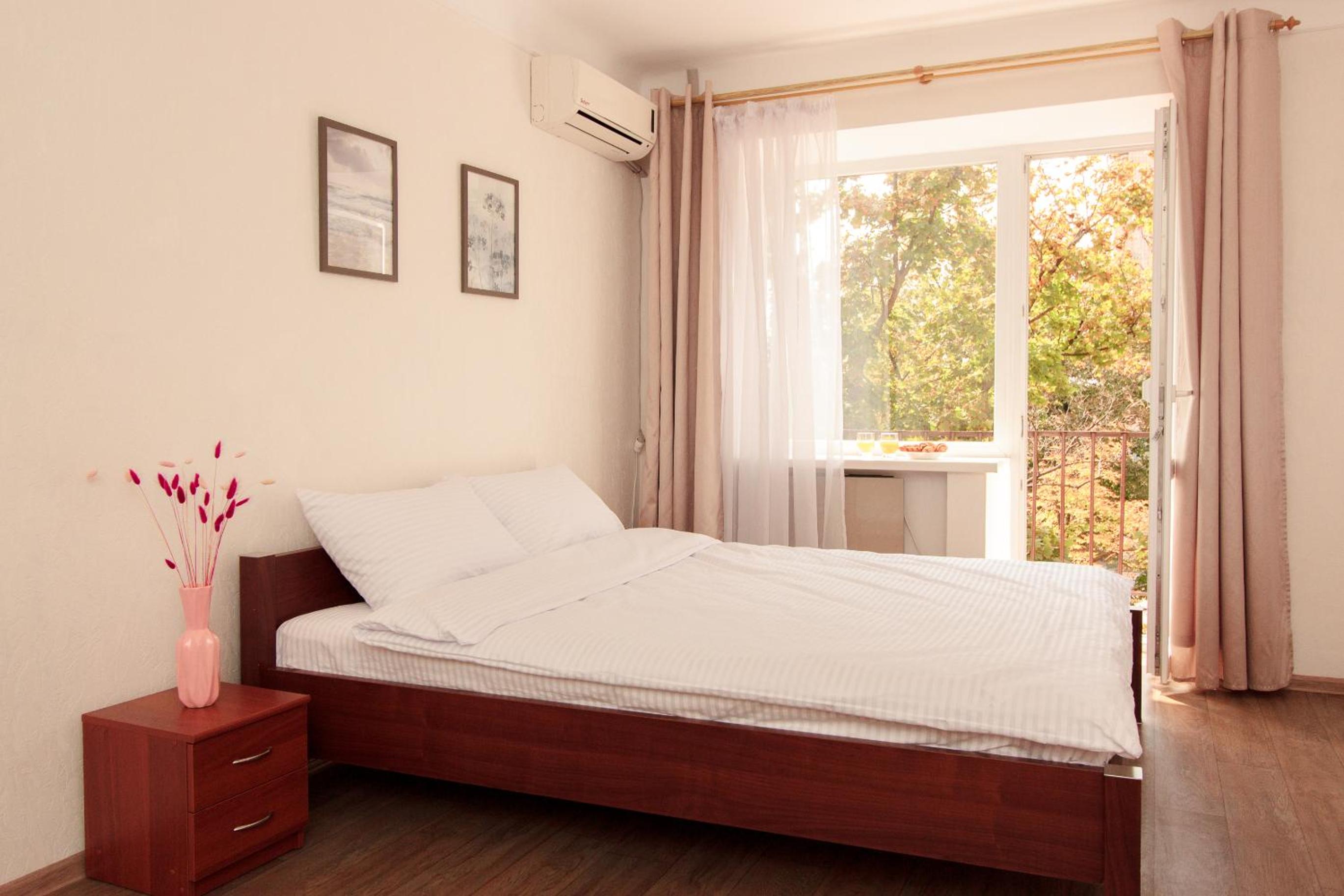 One-Bedroom Apartment photo 2