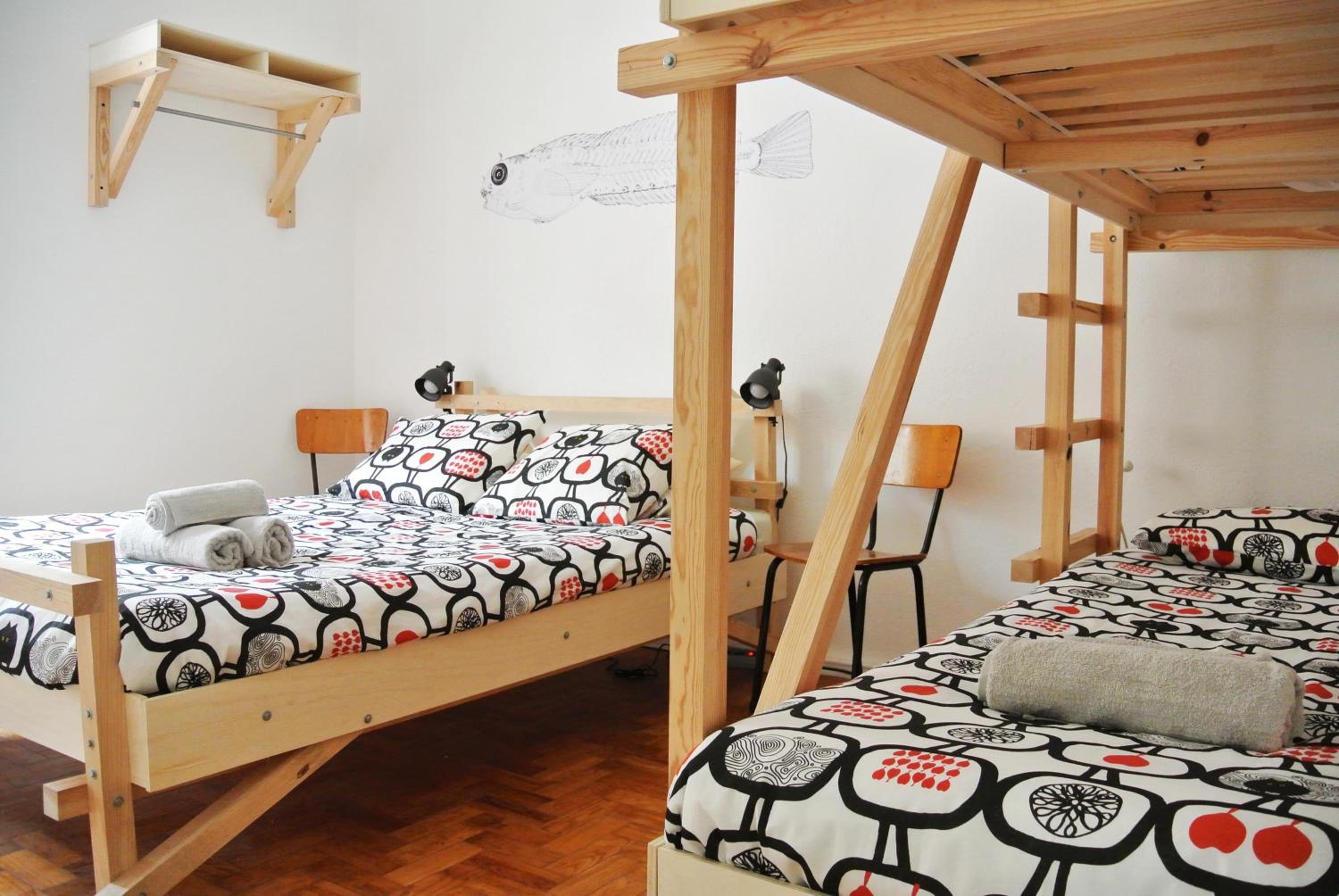 Quadruple Room with Shared Bathroom photo 2