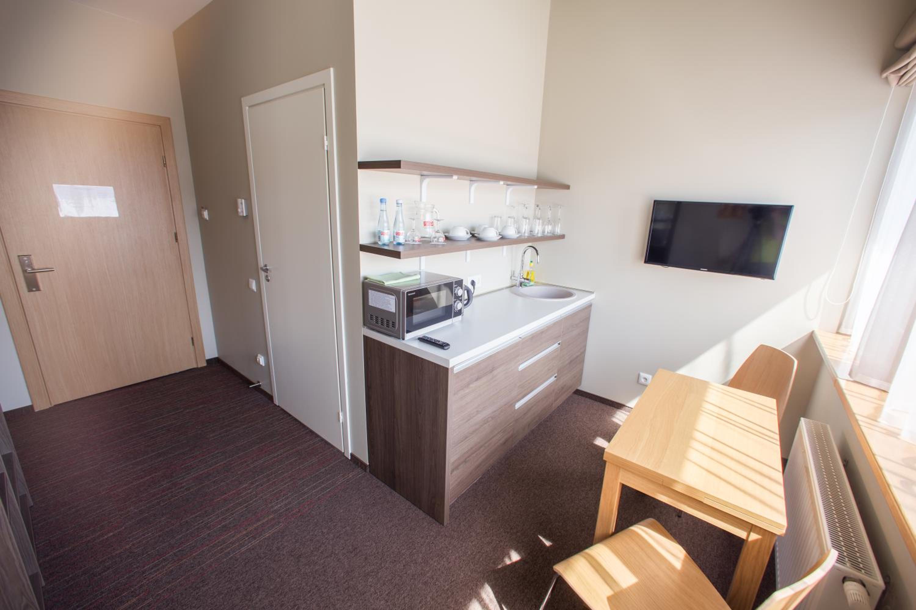 Junior Suite with Kitchenette with Spa Access - Photo 4