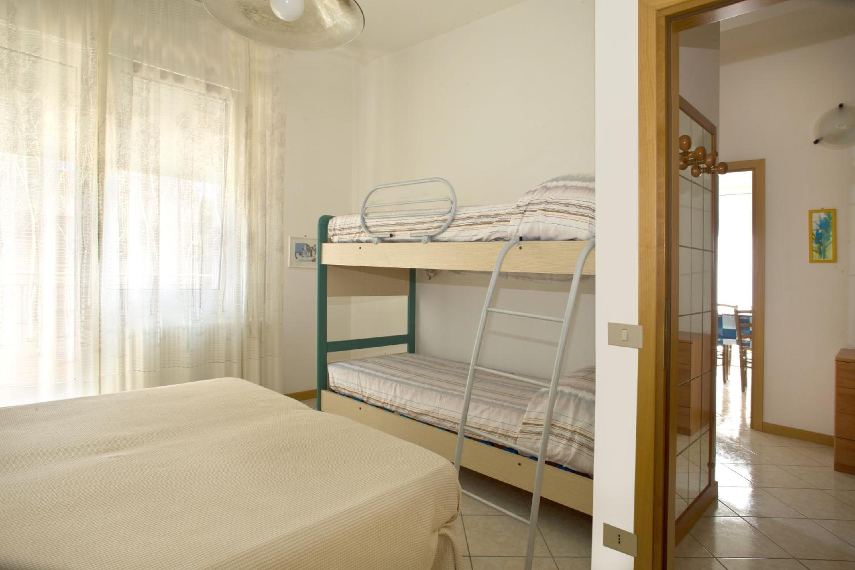 One-Bedroom Apartment - Green photo 2
