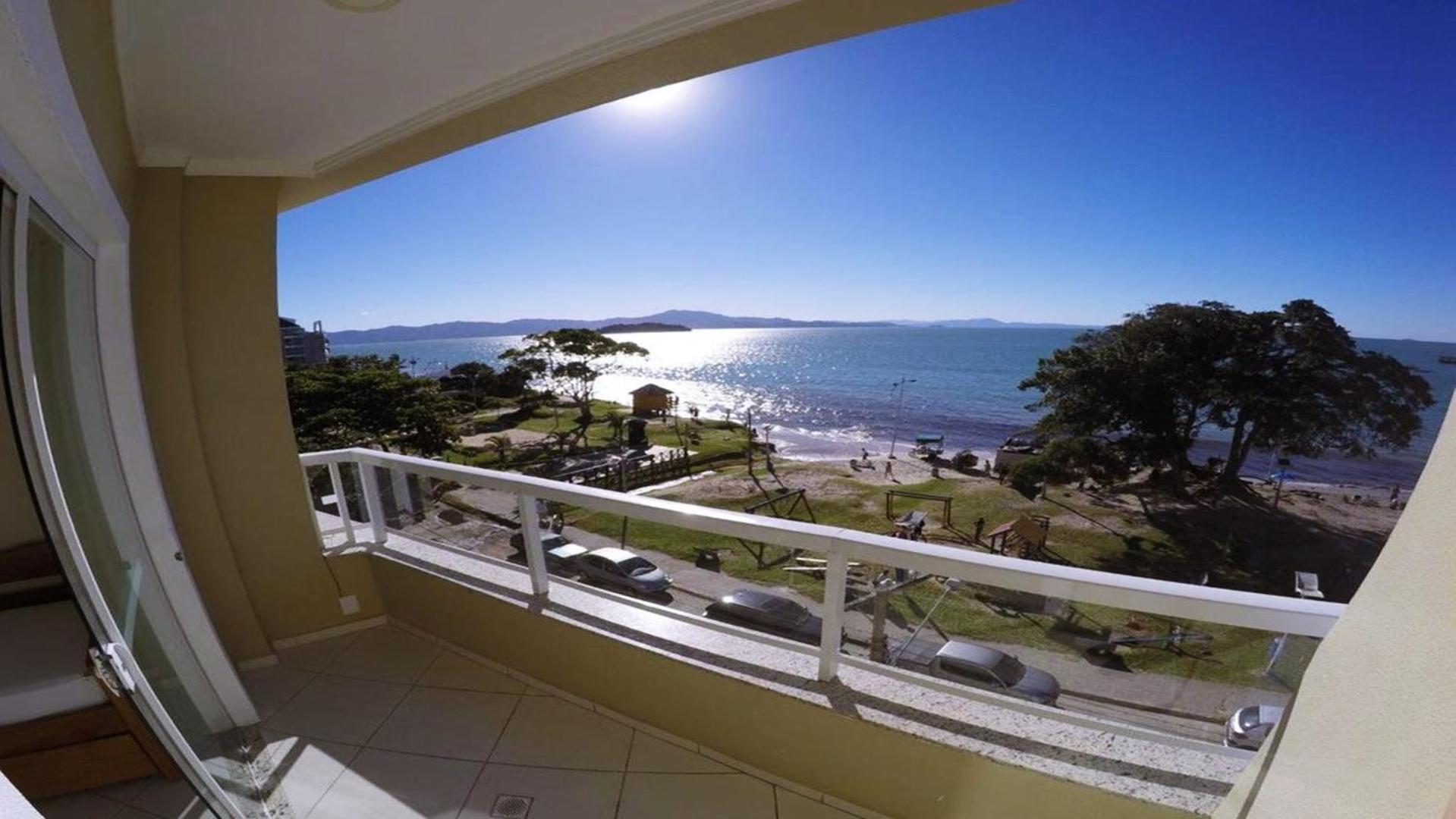 Superior Apartment Front Sea View photo 3