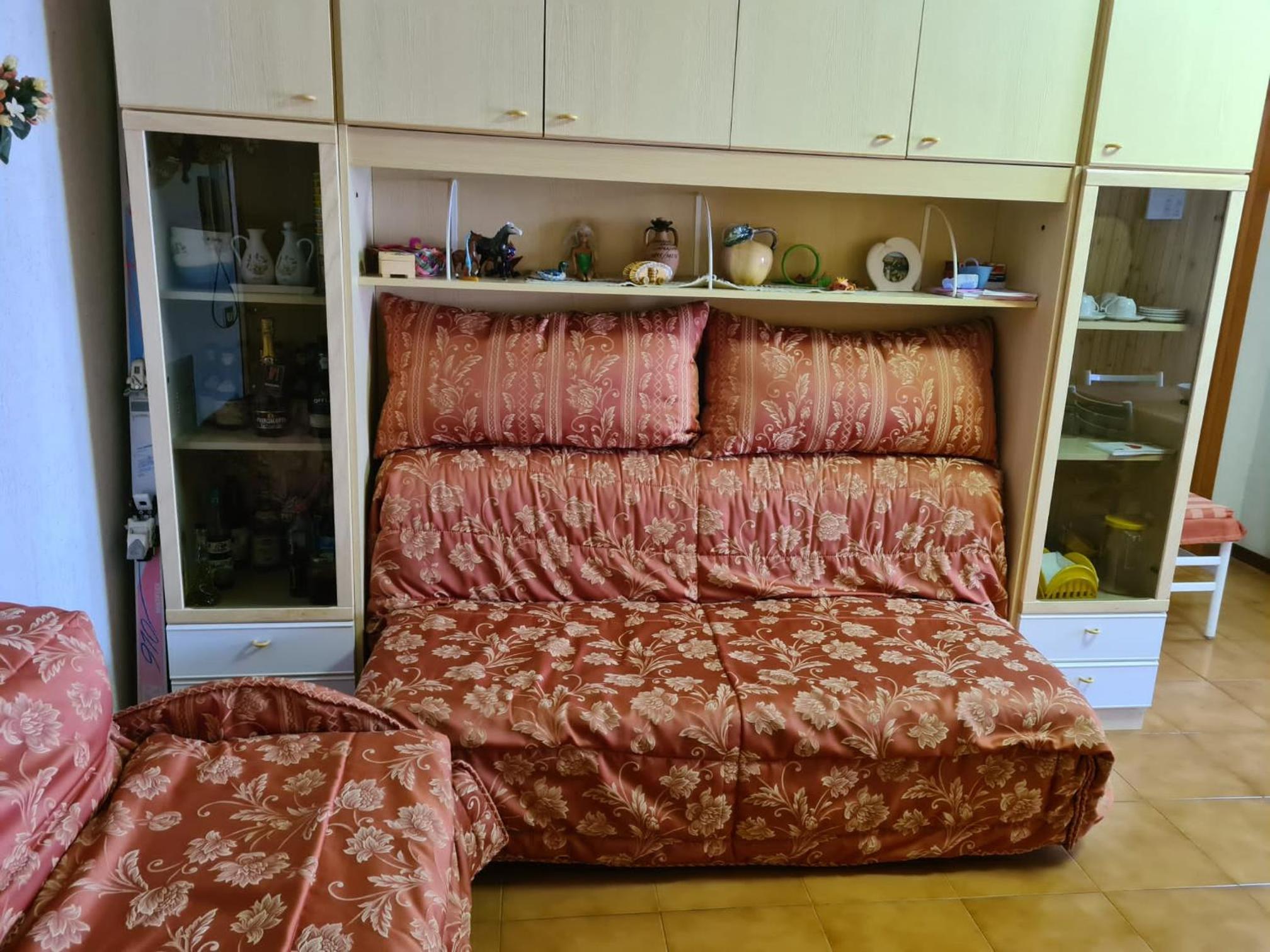 One-Bedroom Apartment - Photo 32