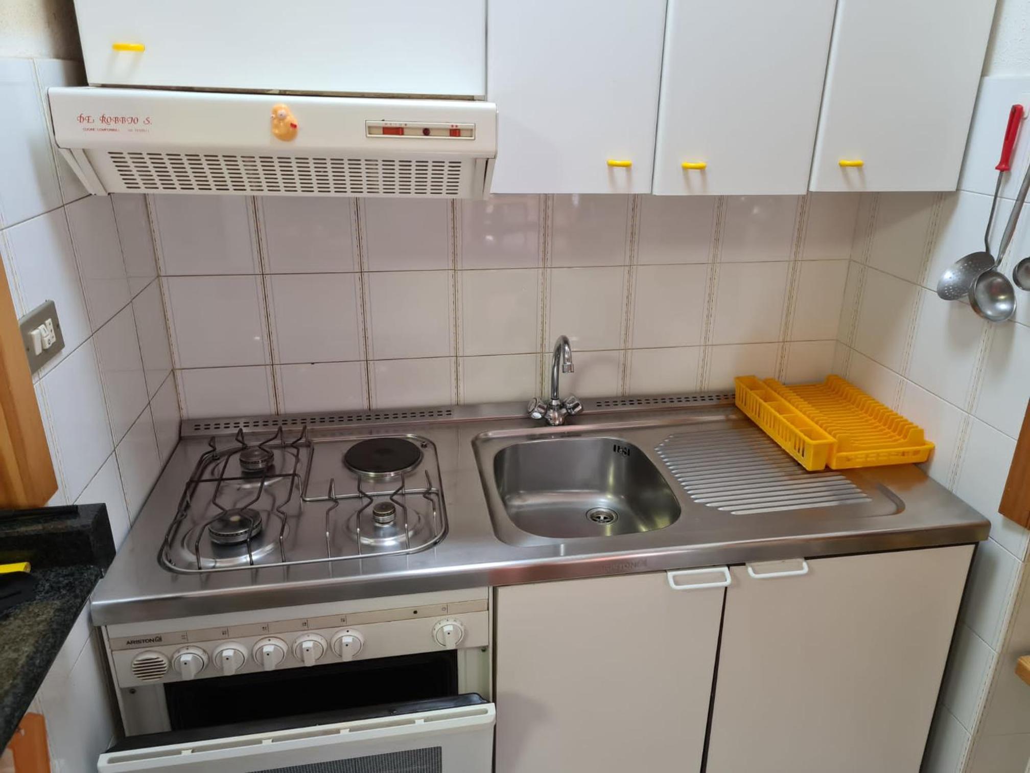 One-Bedroom Apartment - Photo 31