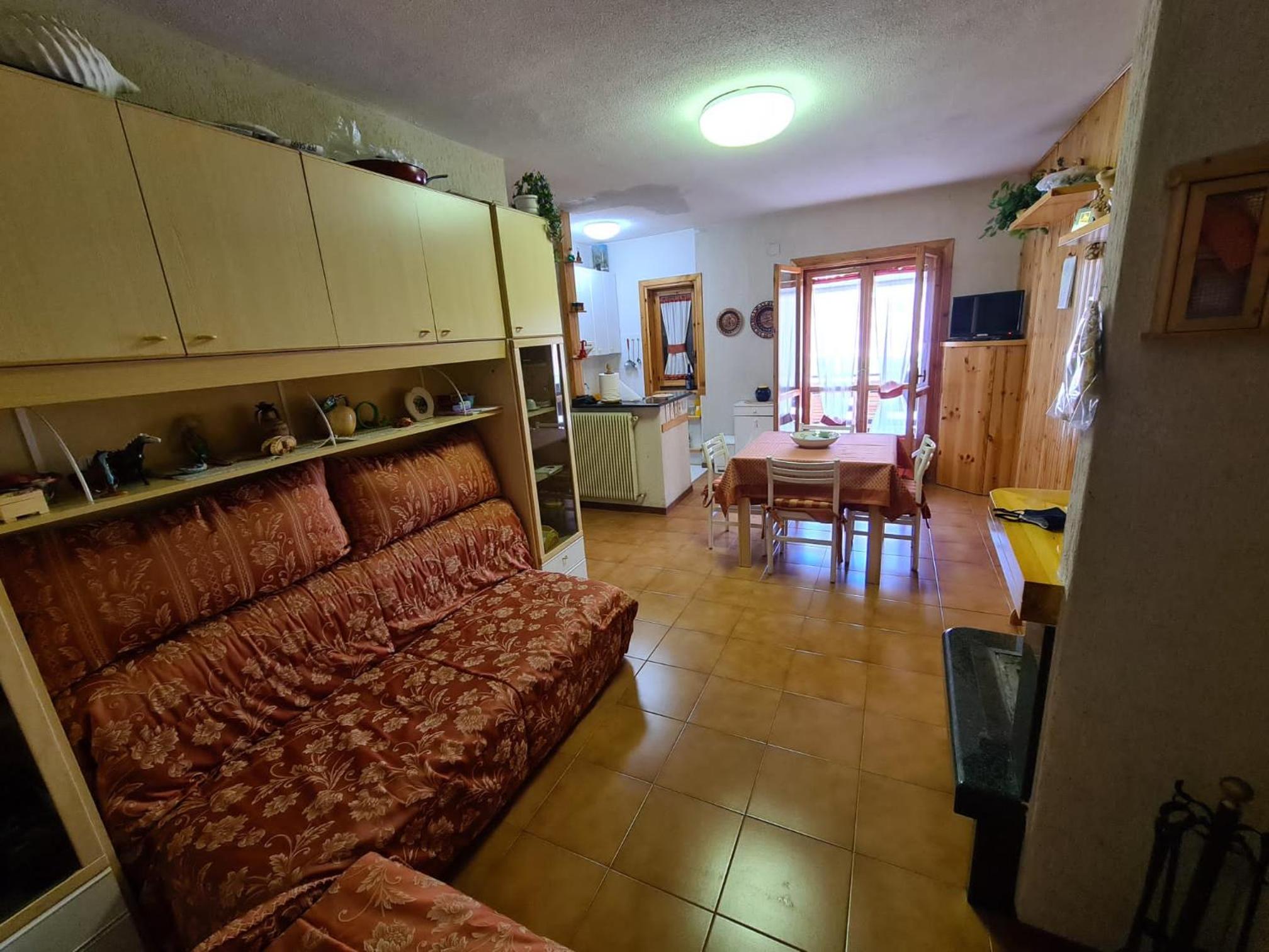 One-Bedroom Apartment - Photo 1