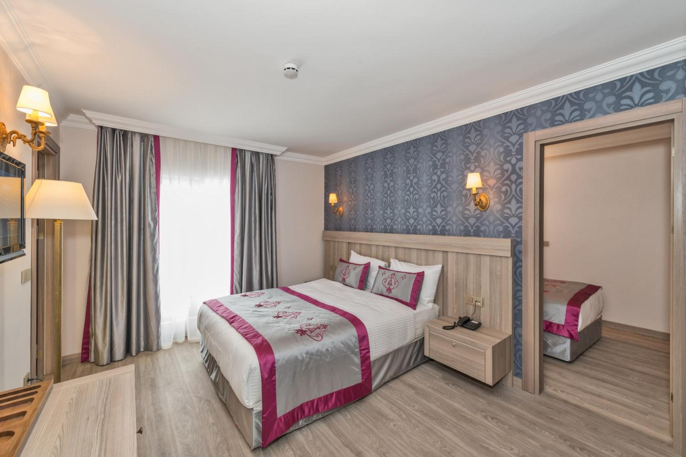 Classic Quadruple Room photo 3