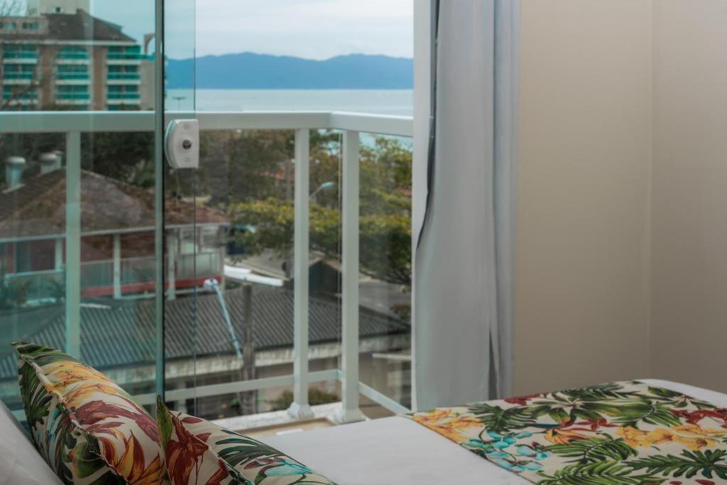  Two-Bedroom Apartment Side Sea View photo 3