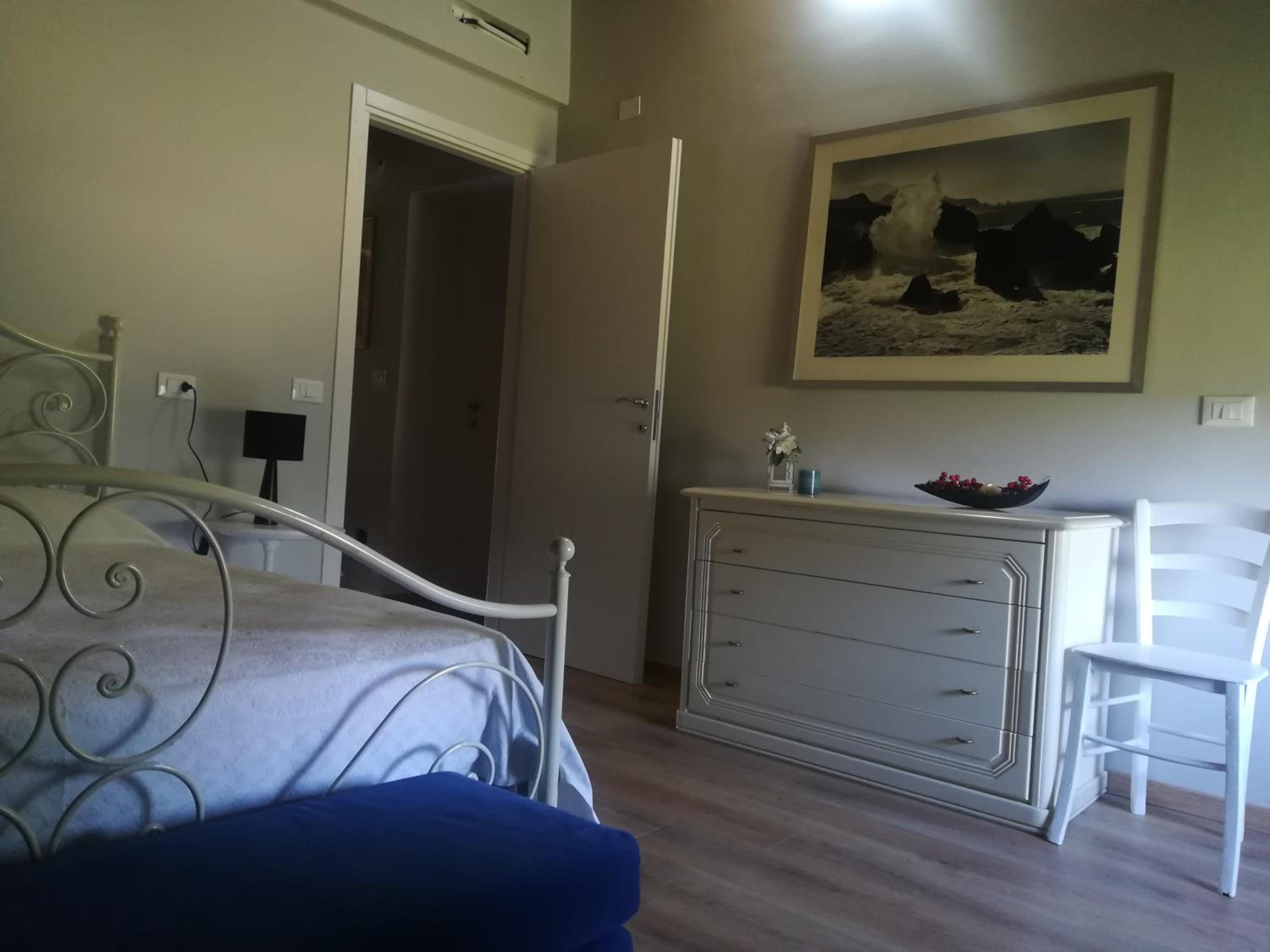 Double or Twin Room - Photo 8