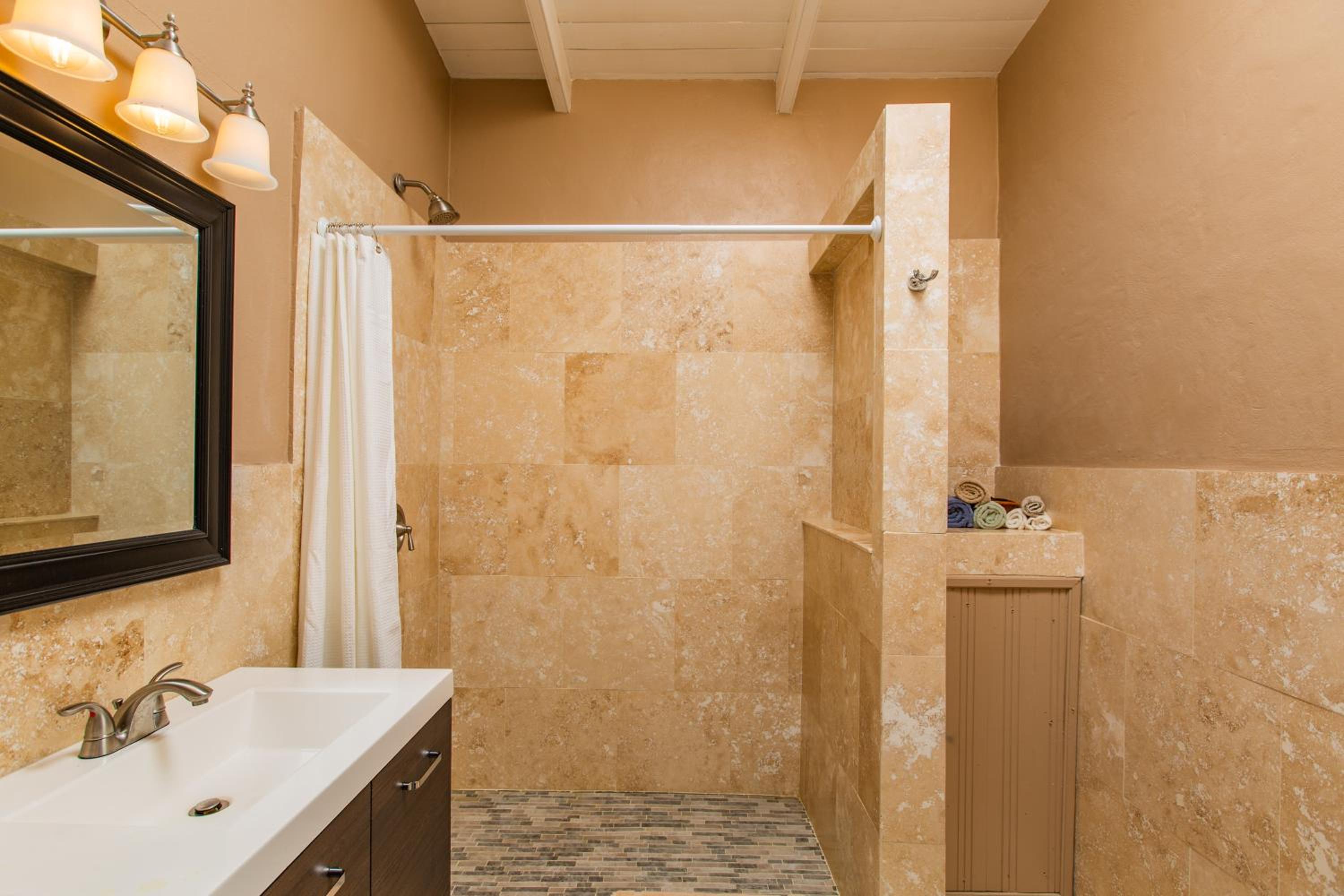Two-Bedroom Suite - Photo 8