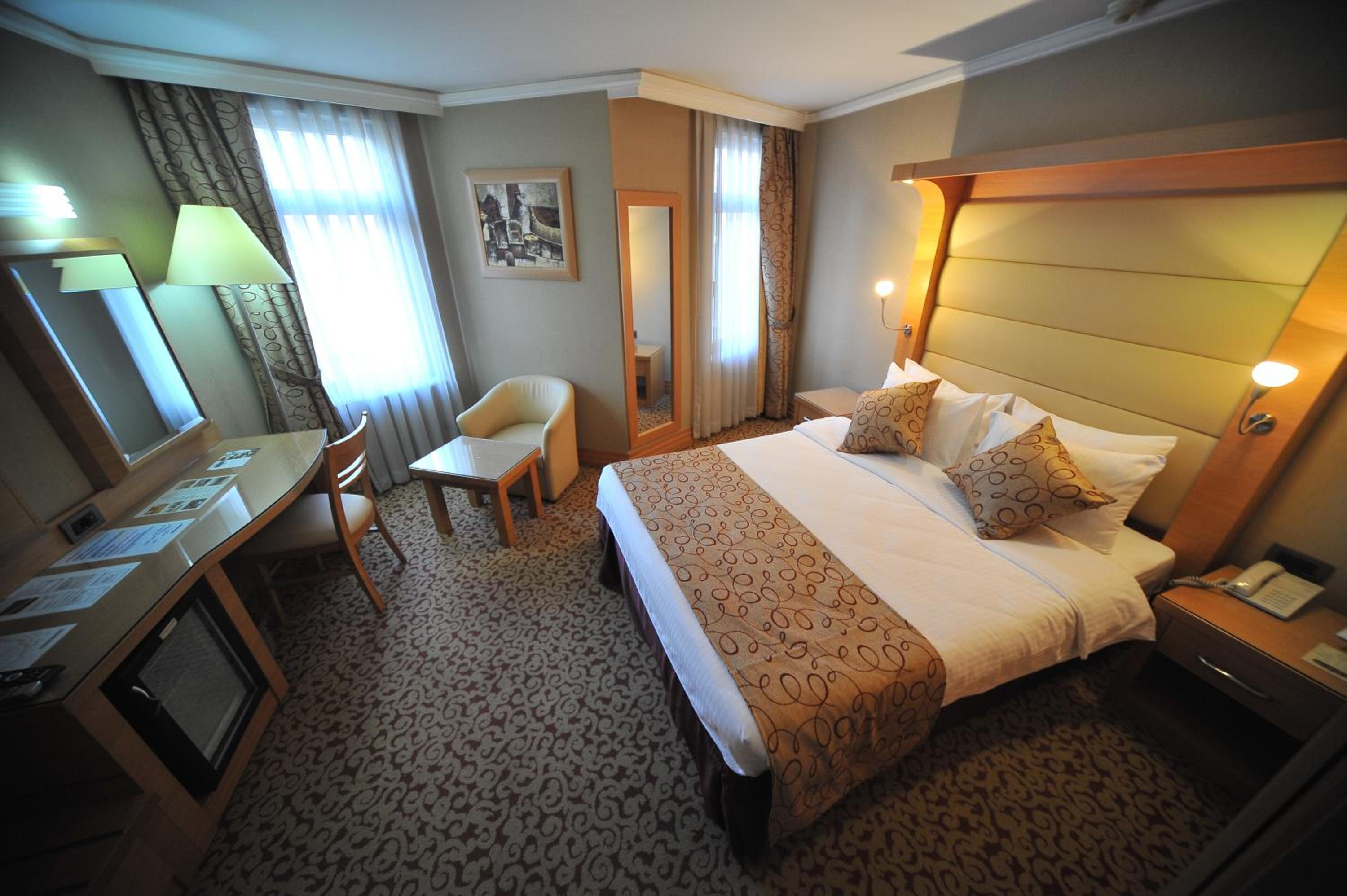 Standard Double or Twin Room photo 2