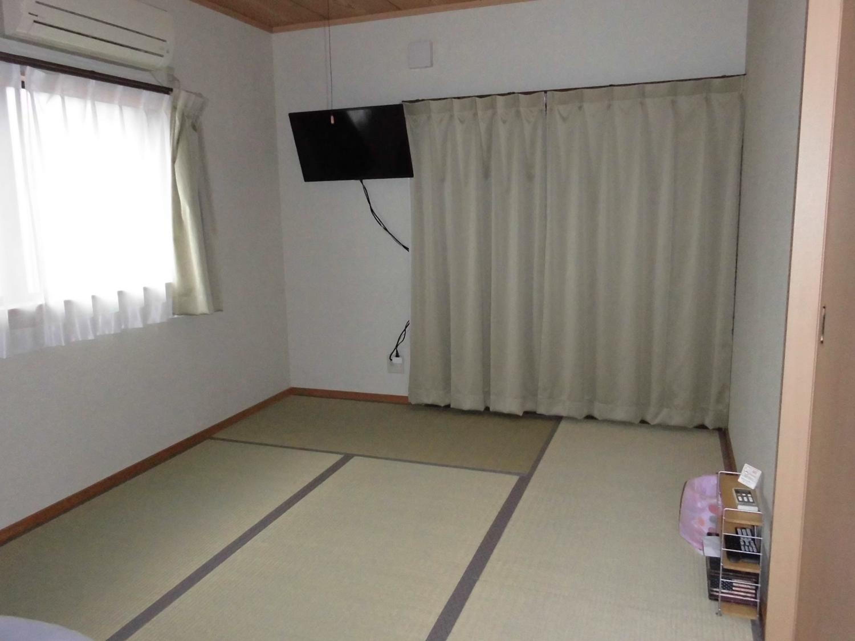 Family Room with Tatami Area photo 1