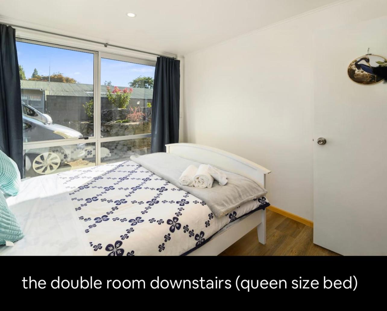 Five-Bedroom House - Photo 6