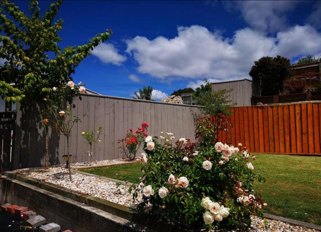 Five-Bedroom House - Photo 3