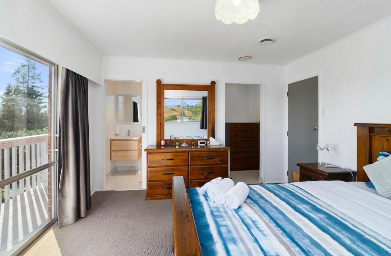 Five-Bedroom House - Photo 17
