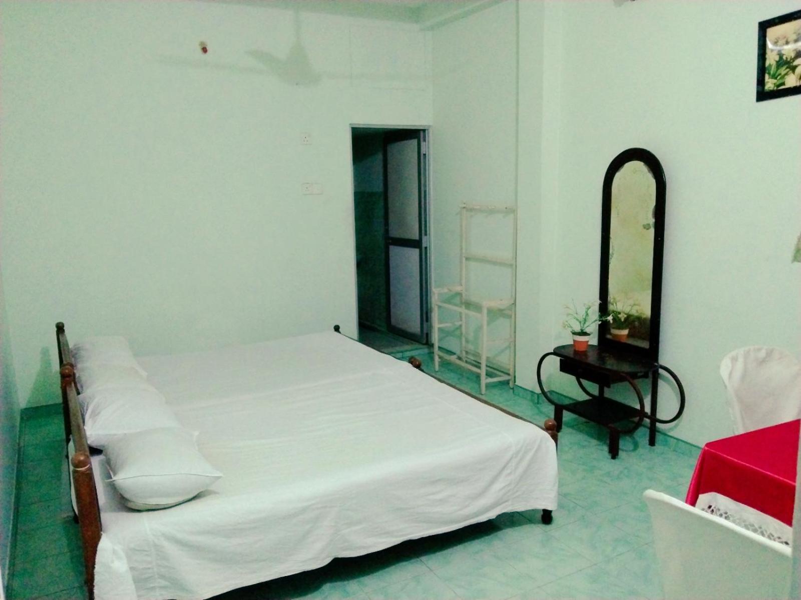 Double or Twin Room with Bathroom photo 3