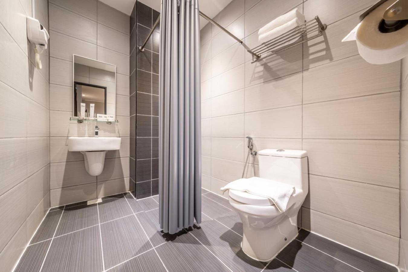 Deluxe King Suite