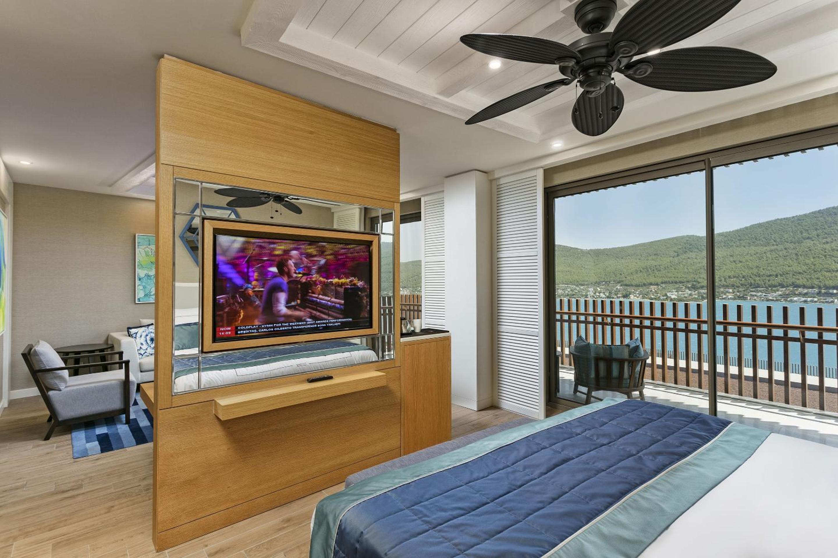 Deluxe Sea View Room photo 3