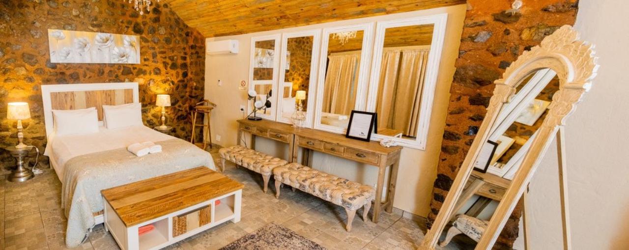 Standard Suite - Photo 5