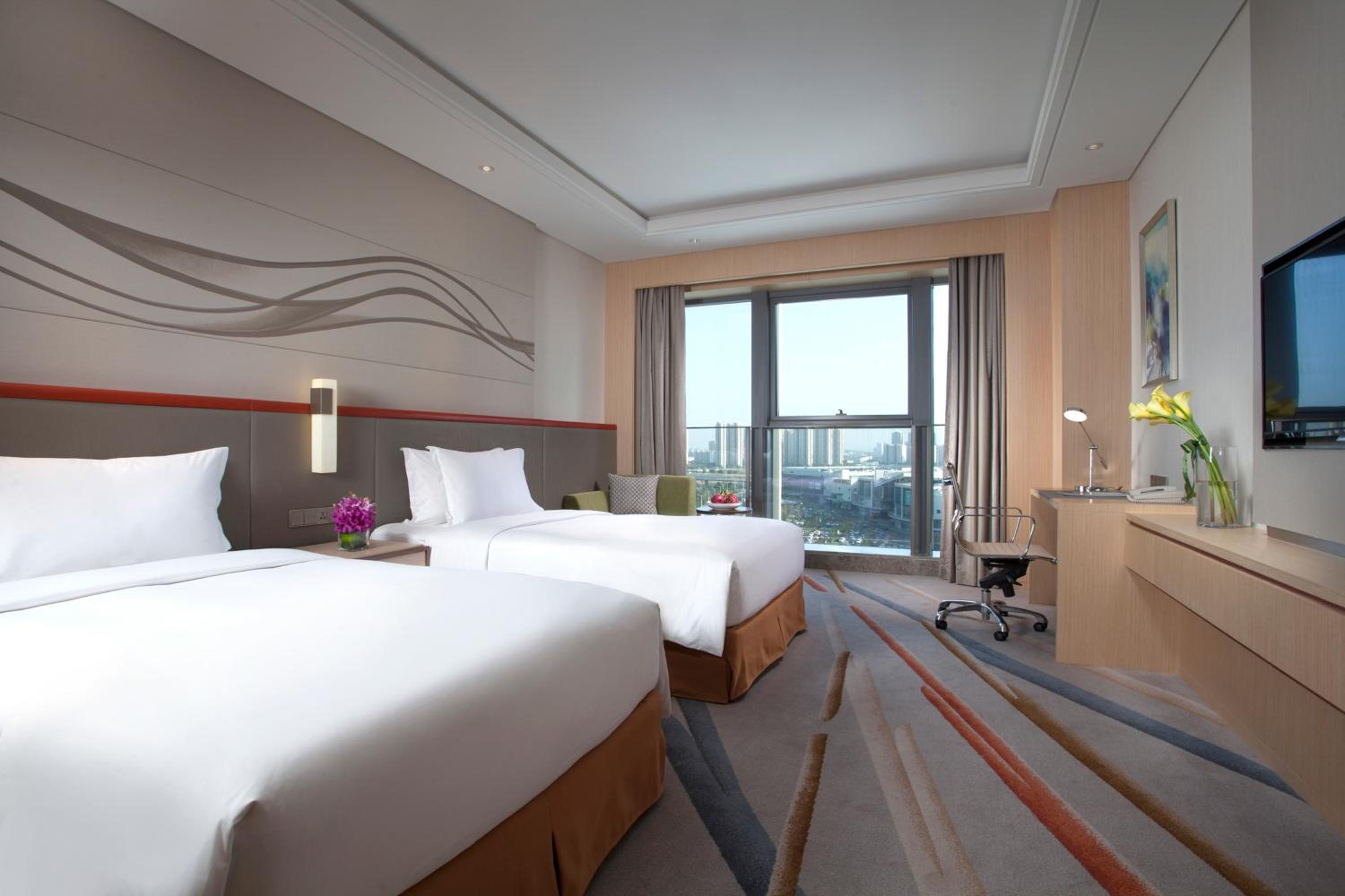 Standard Twin Room - High Floor photo 3