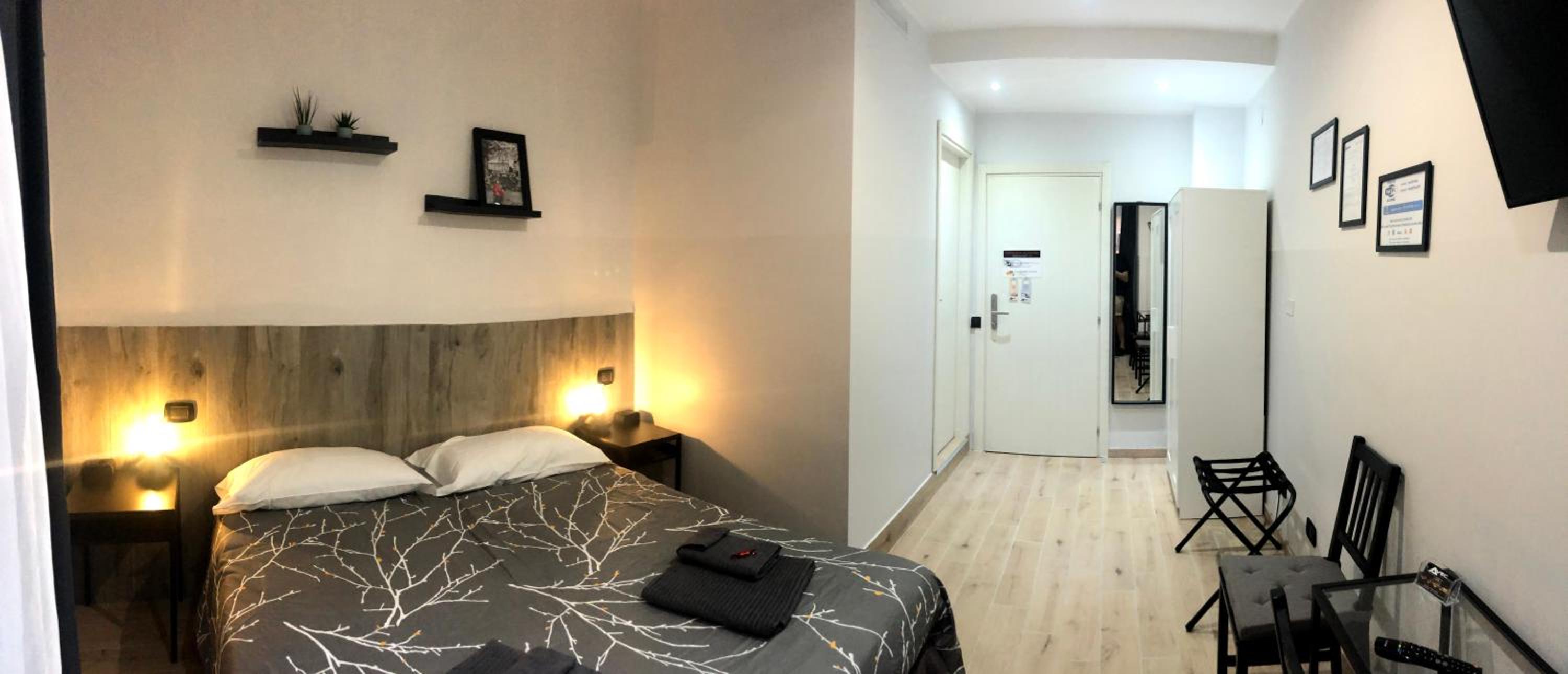 Double Room with Private Bathroom photo 1